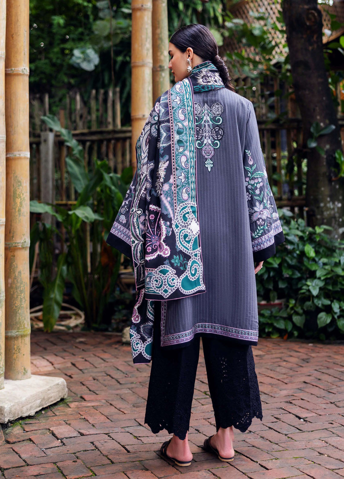 Hemline Symphony By Mushq Embroidered Karandi 3 Piece Unstitched Suit MQ25HLSK D-05 SILVER MIST Hemline Symphony By Mushq Embroidered Karandi 3 Piece Unstitched Suit MQ25HLSK D-05 SILVER MIST