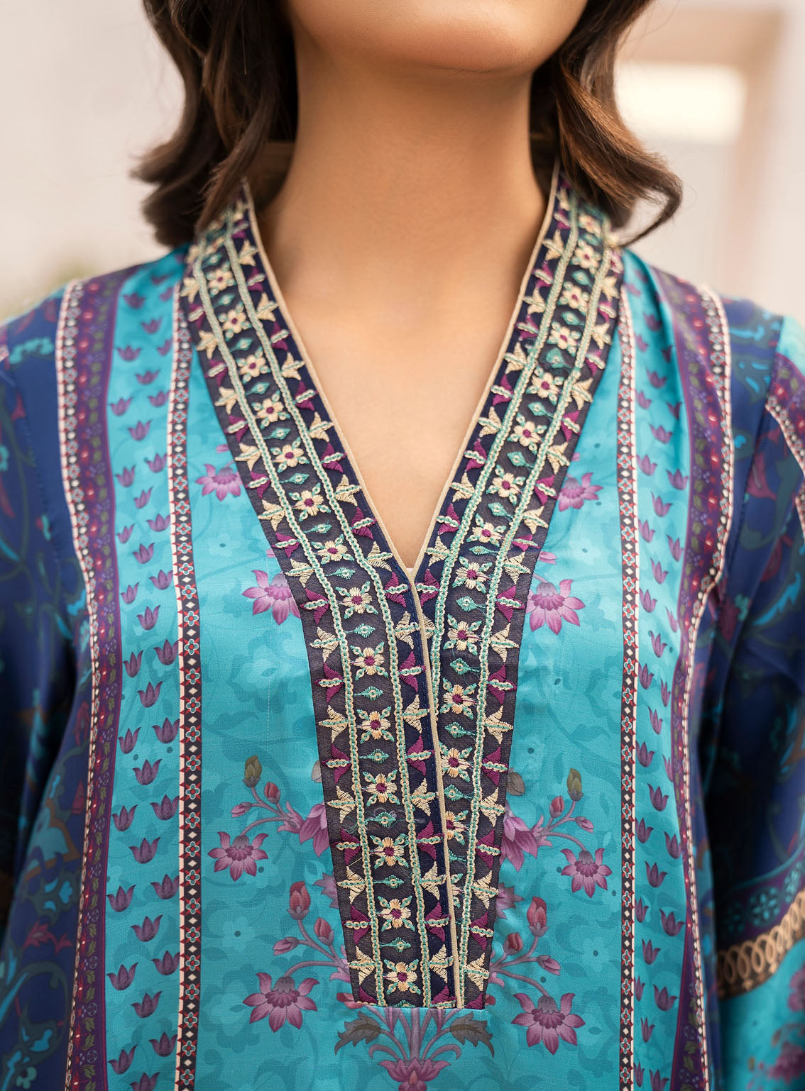 HemStitch Embroidered Silk 3 Piece Unstitched Suit HS24SE D-USC-08 SAHAR HemStitch Embroidered Silk 3 Piece Unstitched Suit HS24SE D-USC-08 SAHAR