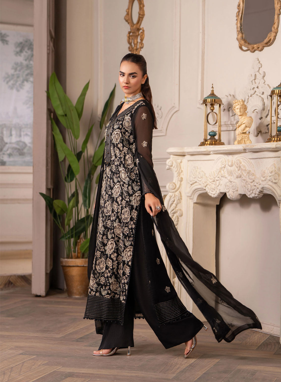 HemStitch Luxury Embroidered Chiffon 3 Piece Unstitched Suit HS4LC CLE-07-US LEIA HemStitch Luxury Embroidered Chiffon 3 Piece Unstitched Suit HS4LC CLE-07-US LEIA