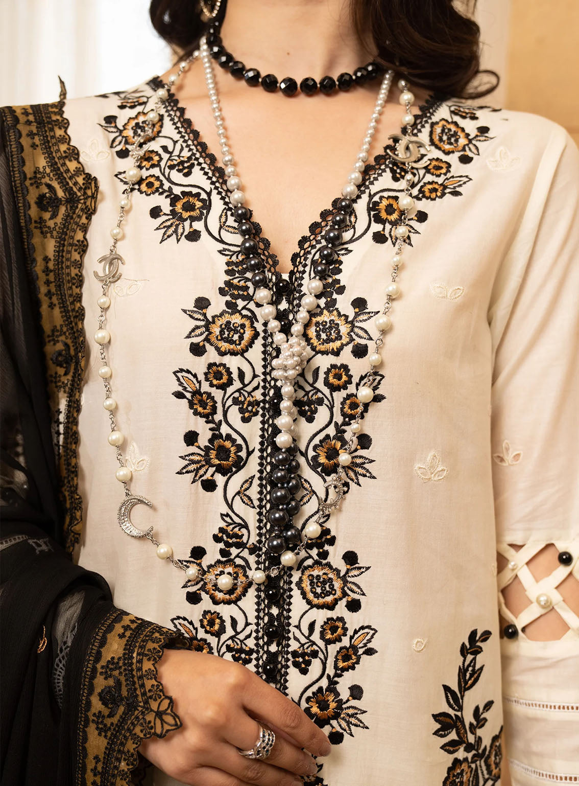 HemStitch Luxury Embroidered Lawn 3 Piece Unstitched Suit HS24LL D-07 PRESTIGE HemStitch Luxury Embroidered Lawn 3 Piece Unstitched Suit HS24LL D-07 PRESTIGE