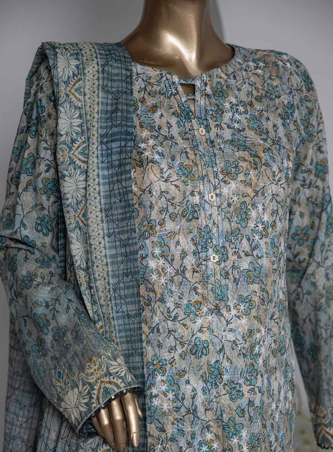 HZ Premium Dhagakari Embroidered Lawn 3 Piece Unstitched Suit HZ24PD D-803 HZ Premium Dhagakari Embroidered Lawn 3 Piece Unstitched Suit HZ24PD D-803