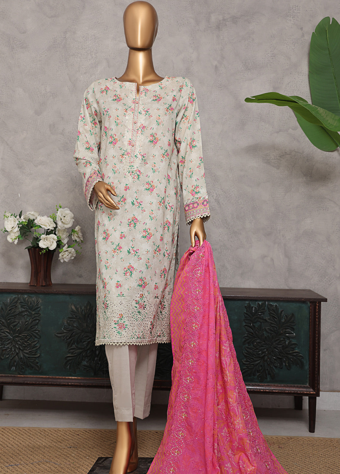 HZ Textile Premium Embroidered Lawn 3 Piece Unstitched Suit HZ25PEL PCE-944 HZ Textile Premium Embroidered Lawn 3 Piece Unstitched Suit HZ25PEL PCE-944