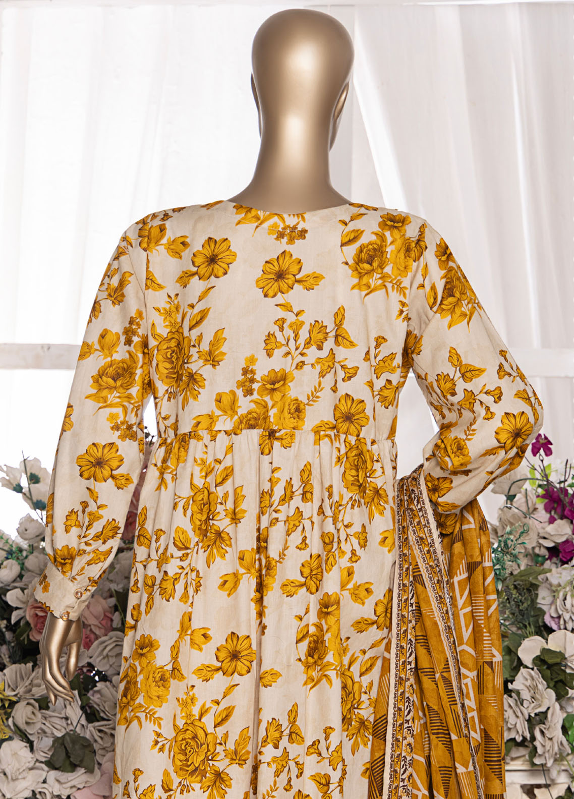 HZ Textiles Printed Cambric 3 Piece Unstitched Suit HZ25MD MSC-204B HZ Textiles Printed Cambric 3 Piece Unstitched Suit HZ25MD MSC-204B