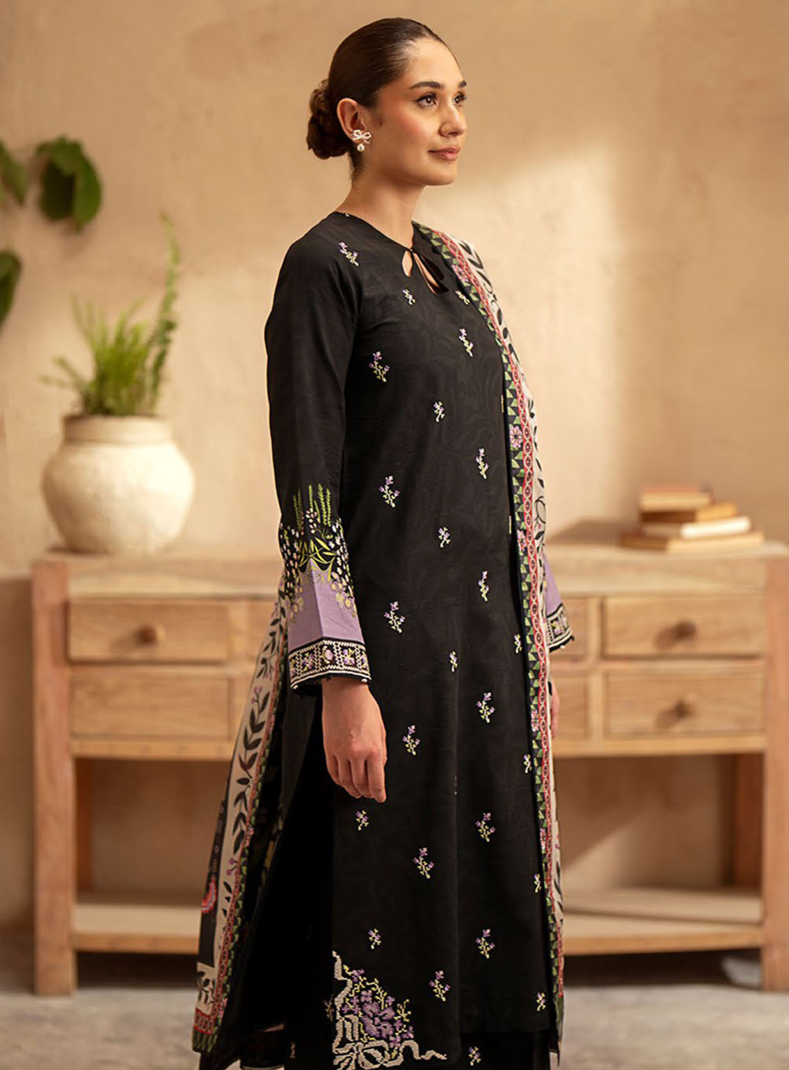 Ilara By Seran Embroidered Cambric 3 Piece Unstitched Suit SRN24I D-01 EBENE Ilara By Seran Embroidered Cambric 3 Piece Unstitched Suit SRN24I D-01 EBENE