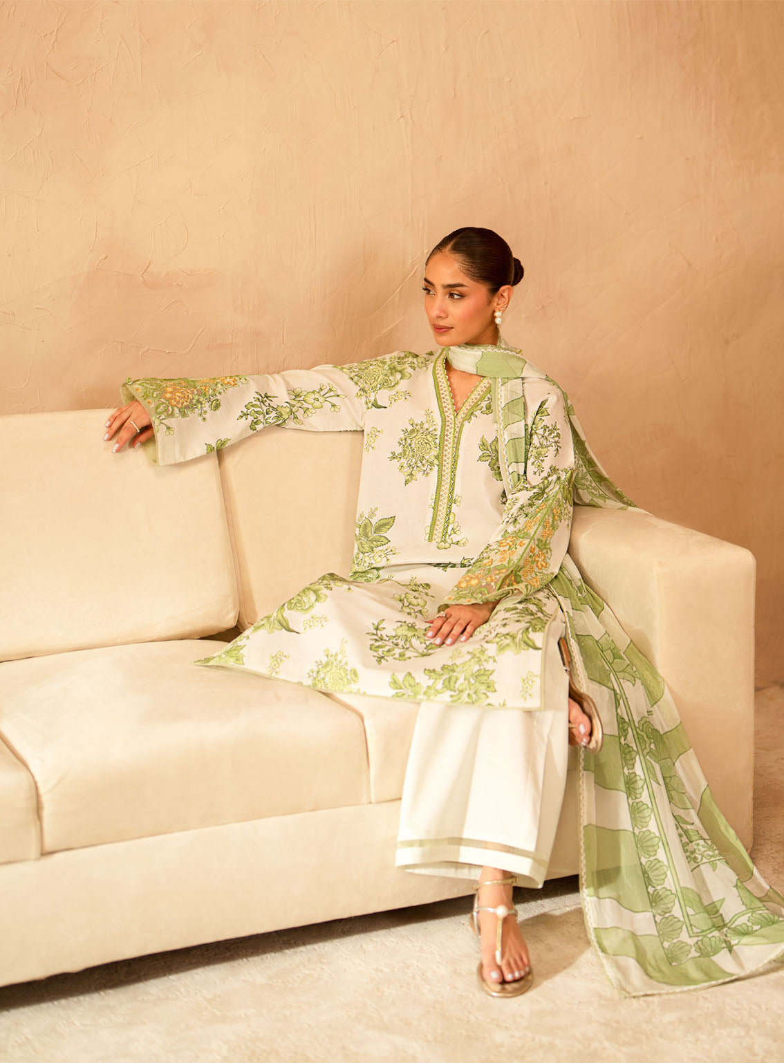 Ilara By Seran Embroidered Cambric 3 Piece Unstitched Suit SRN24I D-05 VERTE Ilara By Seran Embroidered Cambric 3 Piece Unstitched Suit SRN24I D-05 VERTE