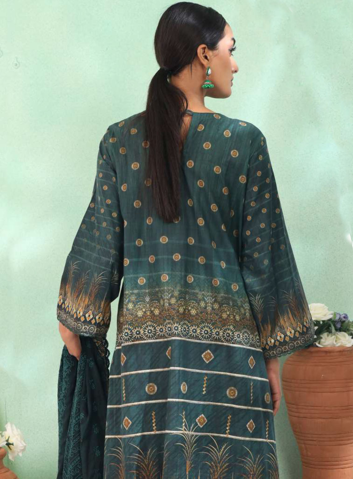 Imara By Rashid Textile Embroidered Lawn 3 Piece Unstitched Suit RT24IEL D-182 Imara By Rashid Textile Embroidered Lawn 3 Piece Unstitched Suit RT24IEL D-182