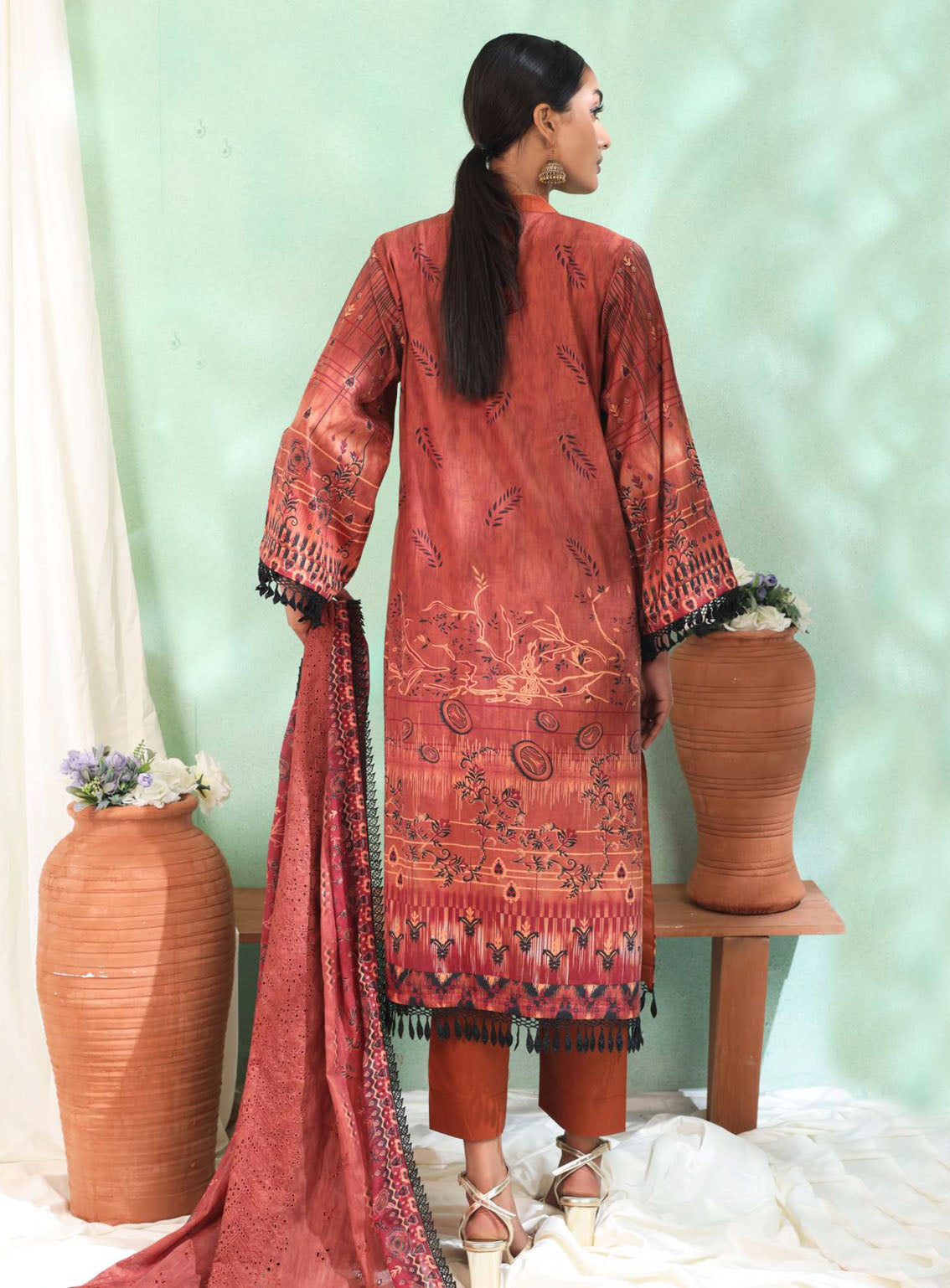 Imara By Rashid Textile Embroidered Lawn 3 Piece Unstitched Suit RT24IEL D-185 Imara By Rashid Textile Embroidered Lawn 3 Piece Unstitched Suit RT24IEL D-185