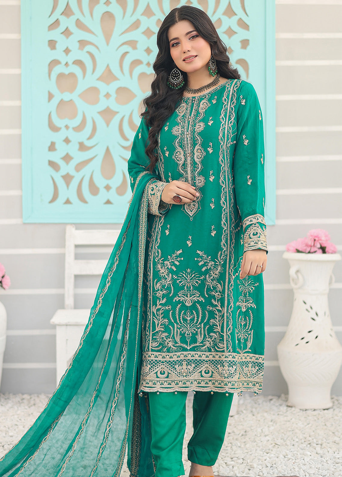 Inara By Azmeerah Embroidered Chiffon 3 Piece Semi Stitched Suit AZ24I D-05 LEYLA Inara By Azmeerah Embroidered Chiffon 3 Piece Semi Stitched Suit AZ24I D-05 LEYLA