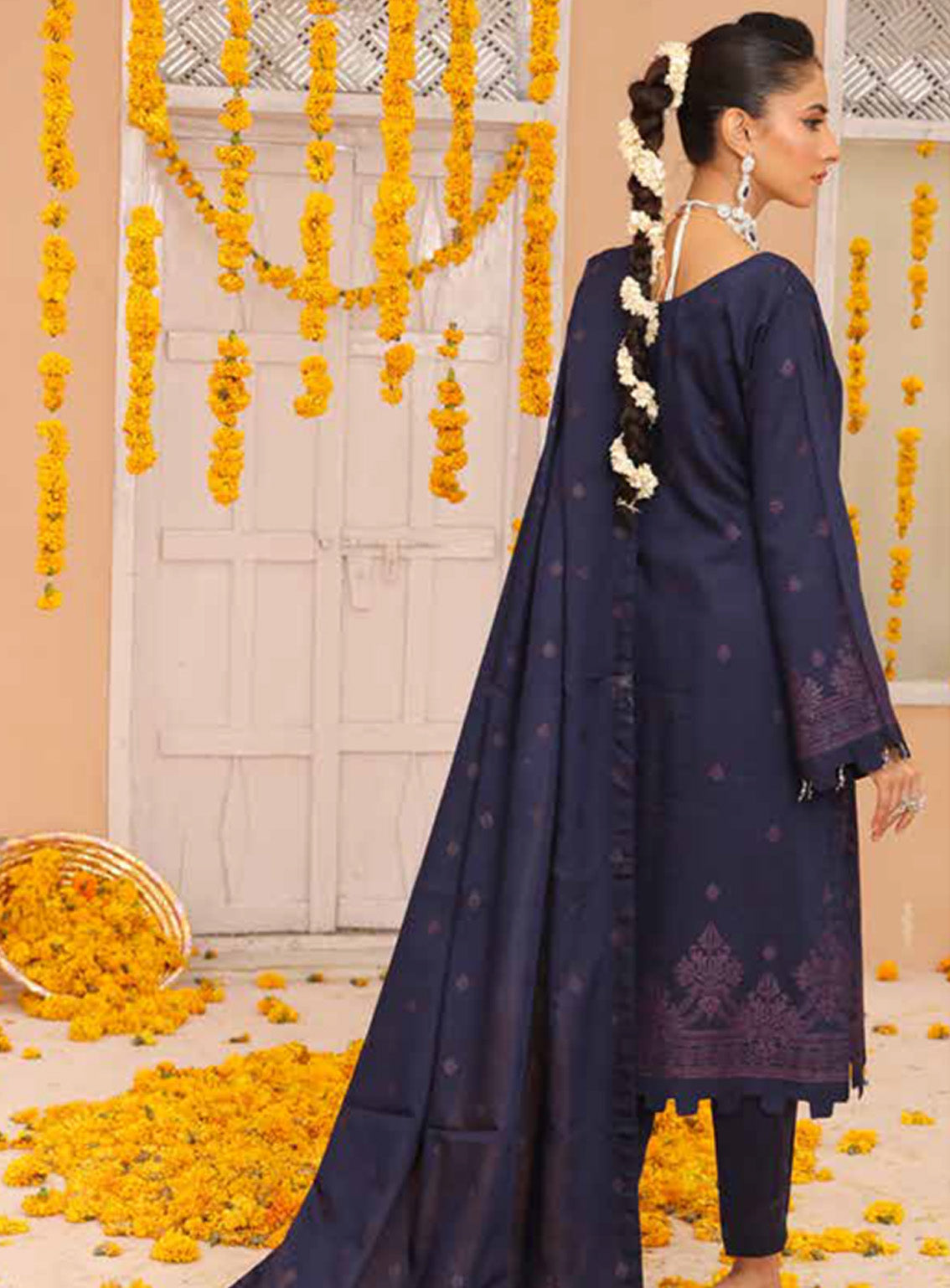 Inayat By Schick Zari Embroidered Viscose 3 Piece Unstitched Suit SDH24I D-01 Inayat By Schick Zari Embroidered Viscose 3 Piece Unstitched Suit SDH24I D-01