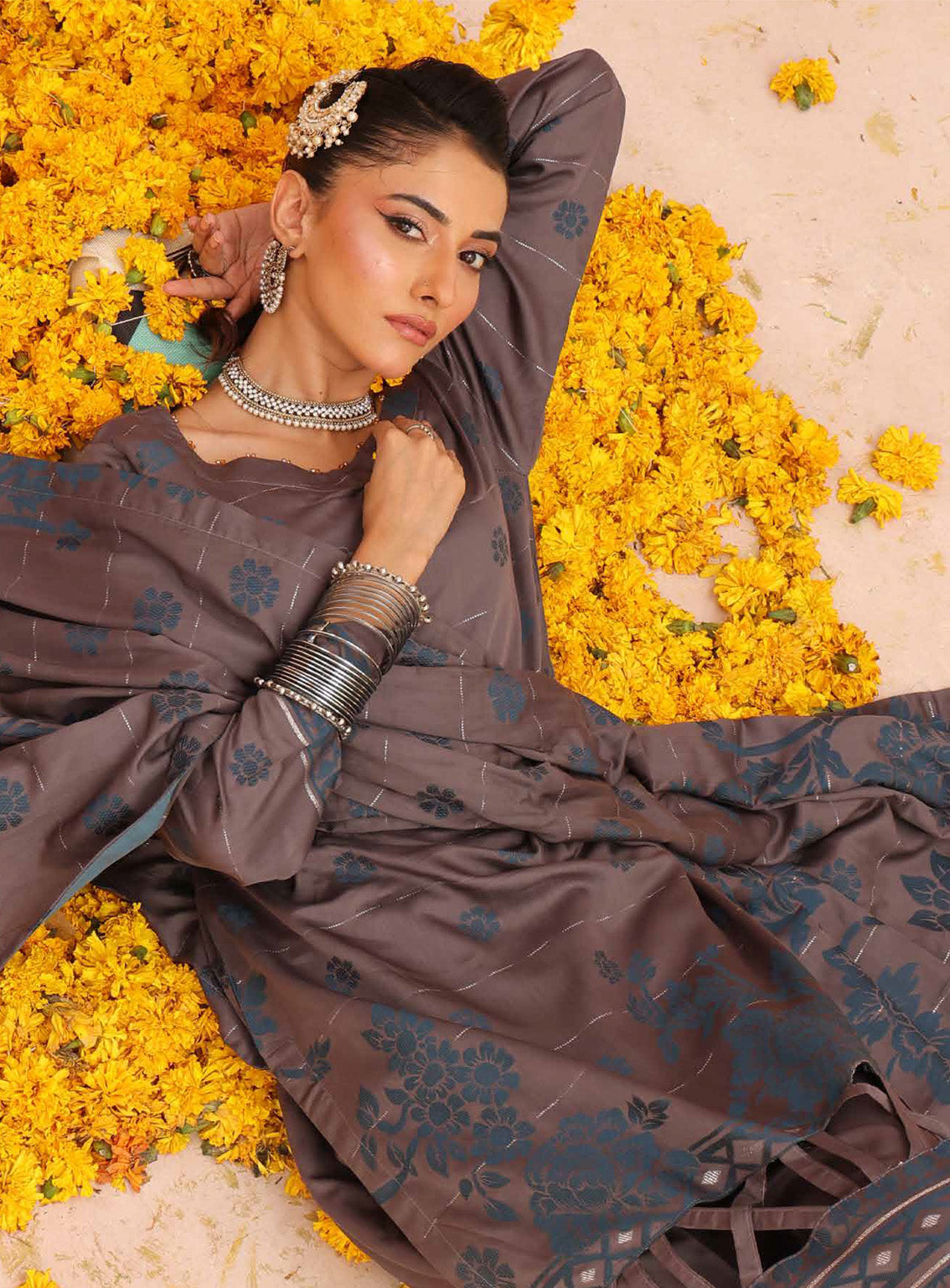 Inayat By Schick Zari Embroidered Viscose 3 Piece Unstitched Suit SDH24I D-02 Inayat By Schick Zari Embroidered Viscose 3 Piece Unstitched Suit SDH24I D-02