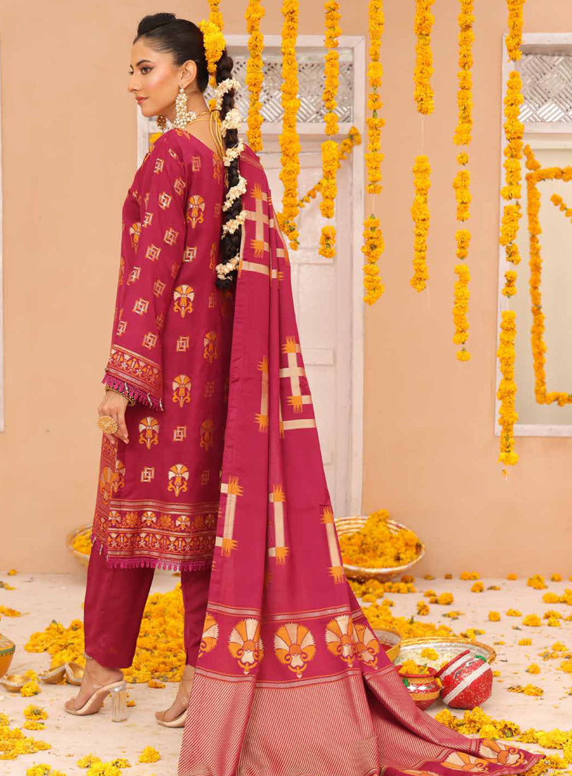 Inayat By Schick Zari Embroidered Viscose 3 Piece Unstitched Suit SDH24I D-04 Inayat By Schick Zari Embroidered Viscose 3 Piece Unstitched Suit SDH24I D-04
