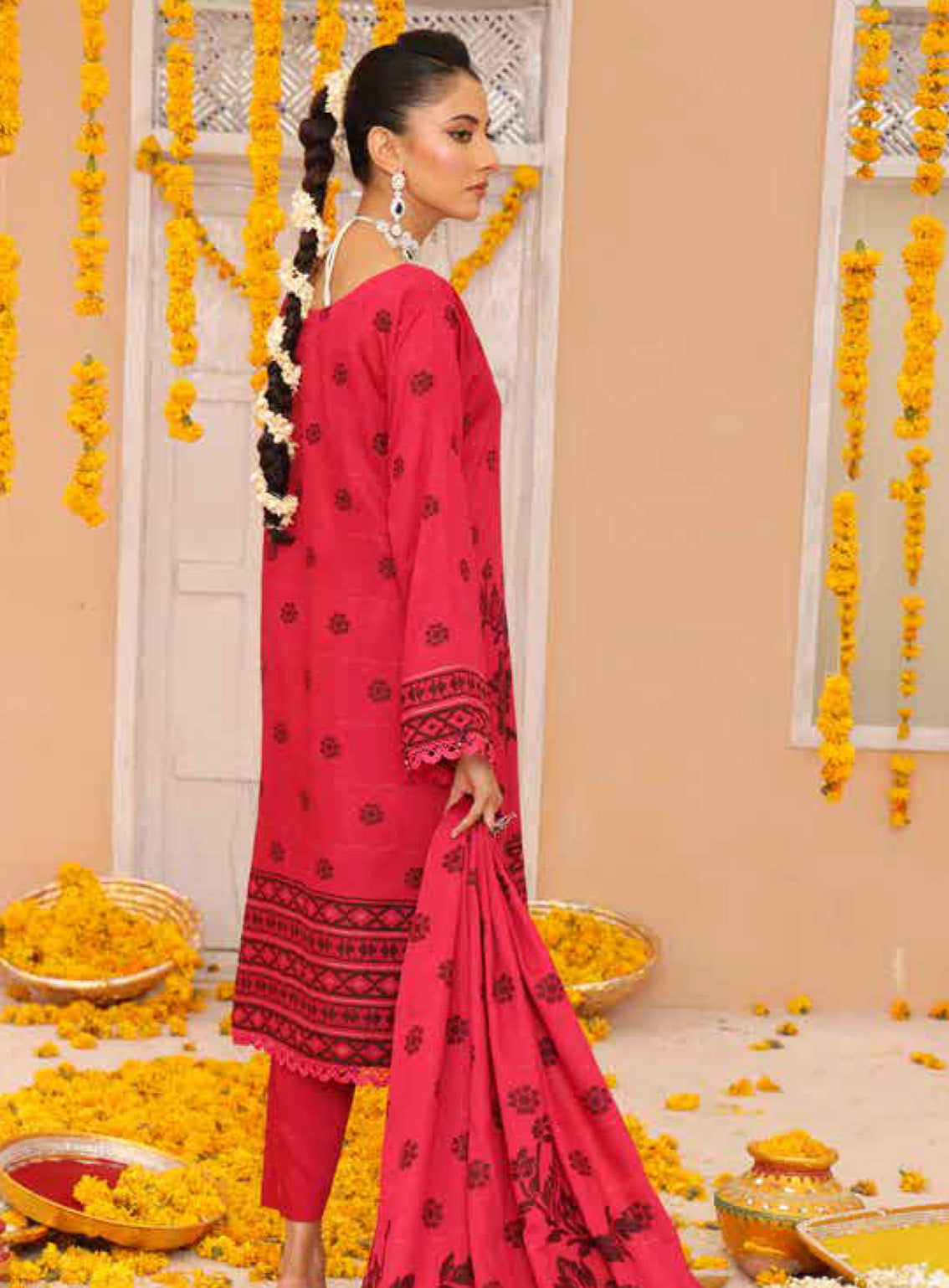 Inayat By Schick Zari Embroidered Viscose 3 Piece Unstitched Suit SDH24I D-06 Inayat By Schick Zari Embroidered Viscose 3 Piece Unstitched Suit SDH24I D-06