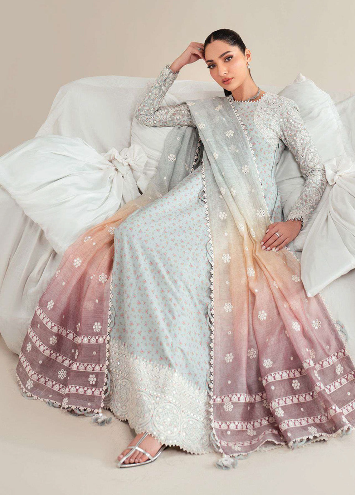 Iris By Jazmin Embroidered Lawn 3 Piece Unstitched Suit JZ25I D-IL-04 Iris By Jazmin Embroidered Lawn 3 Piece Unstitched Suit JZ25I D-IL-04