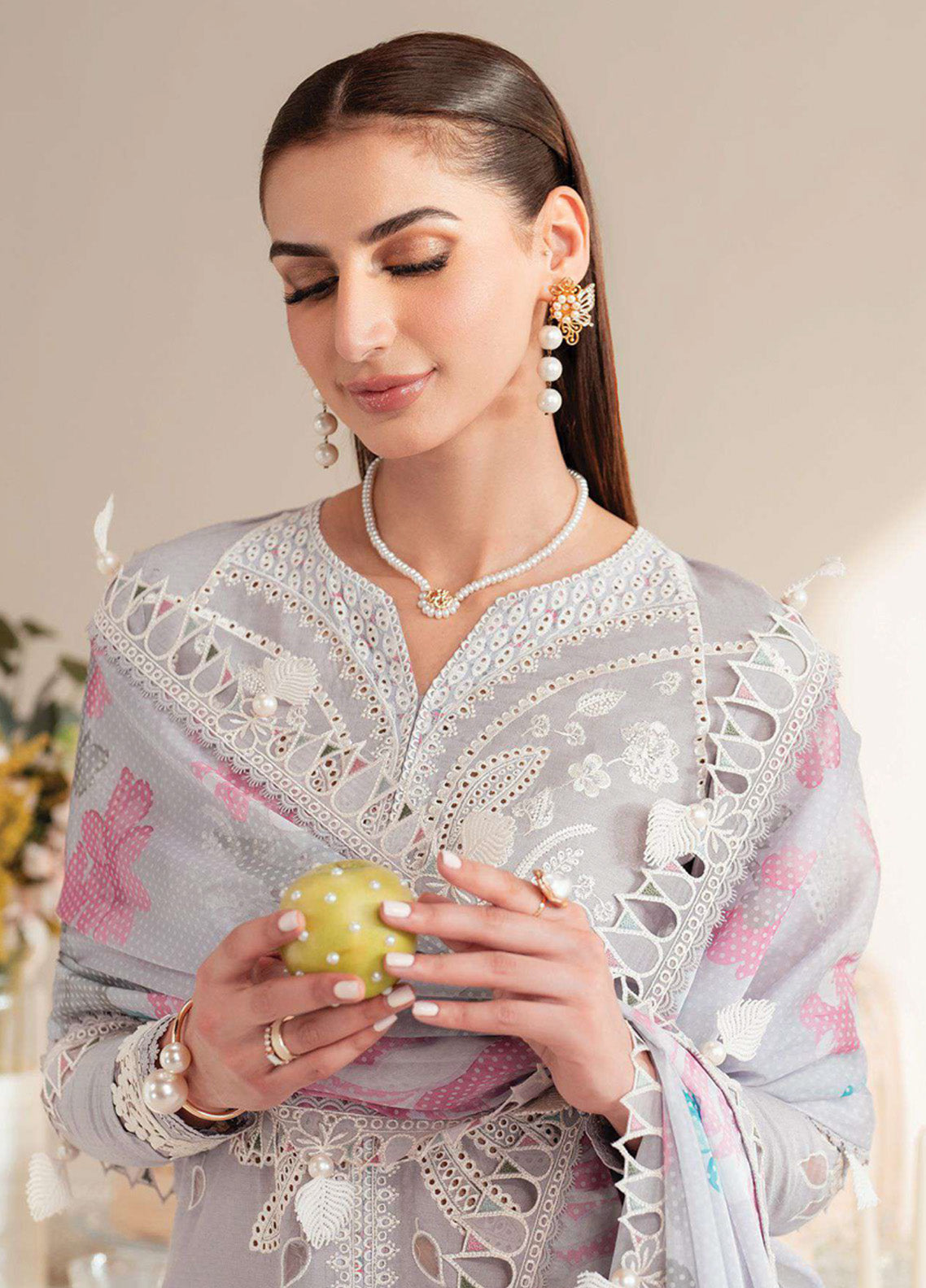 Iris By Jazmin Embroidered Lawn 3 Piece Unstitched Suit JZ25I D-IL-06 Iris By Jazmin Embroidered Lawn 3 Piece Unstitched Suit JZ25I D-IL-06