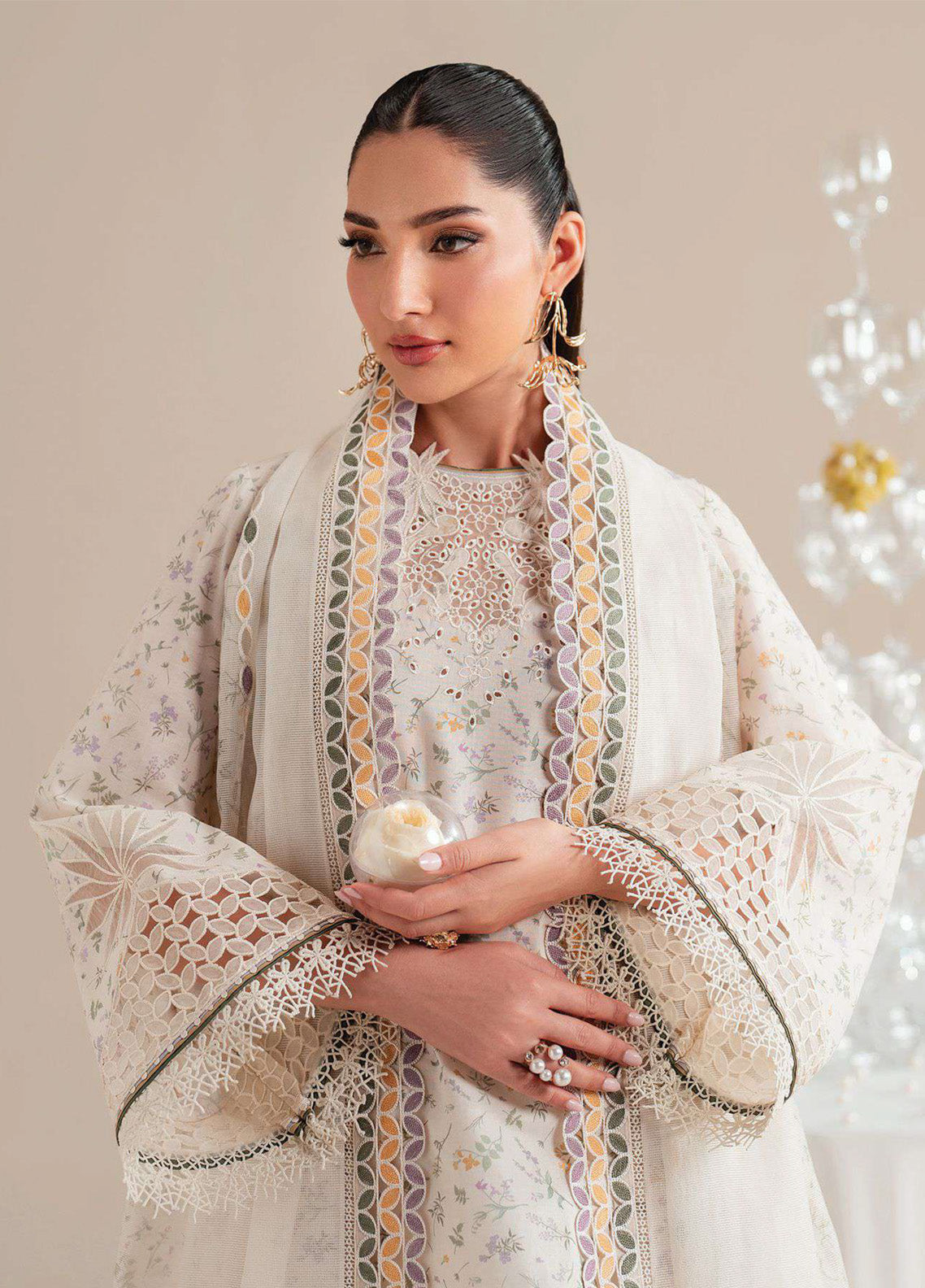 Iris By Jazmin Embroidered Lawn 3 Piece Unstitched Suit JZ25I D-IL-09 Iris By Jazmin Embroidered Lawn 3 Piece Unstitched Suit JZ25I D-IL-09