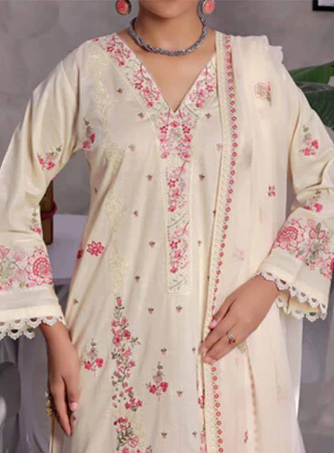 Ishama By Pak Fabrics Embroidered Slub Lawn Unstitched 3 Piece Suit PF25LESL ECD-549 Ishama By Pak Fabrics Embroidered Slub Lawn Unstitched 3 Piece Suit PF25LESL ECD-549
