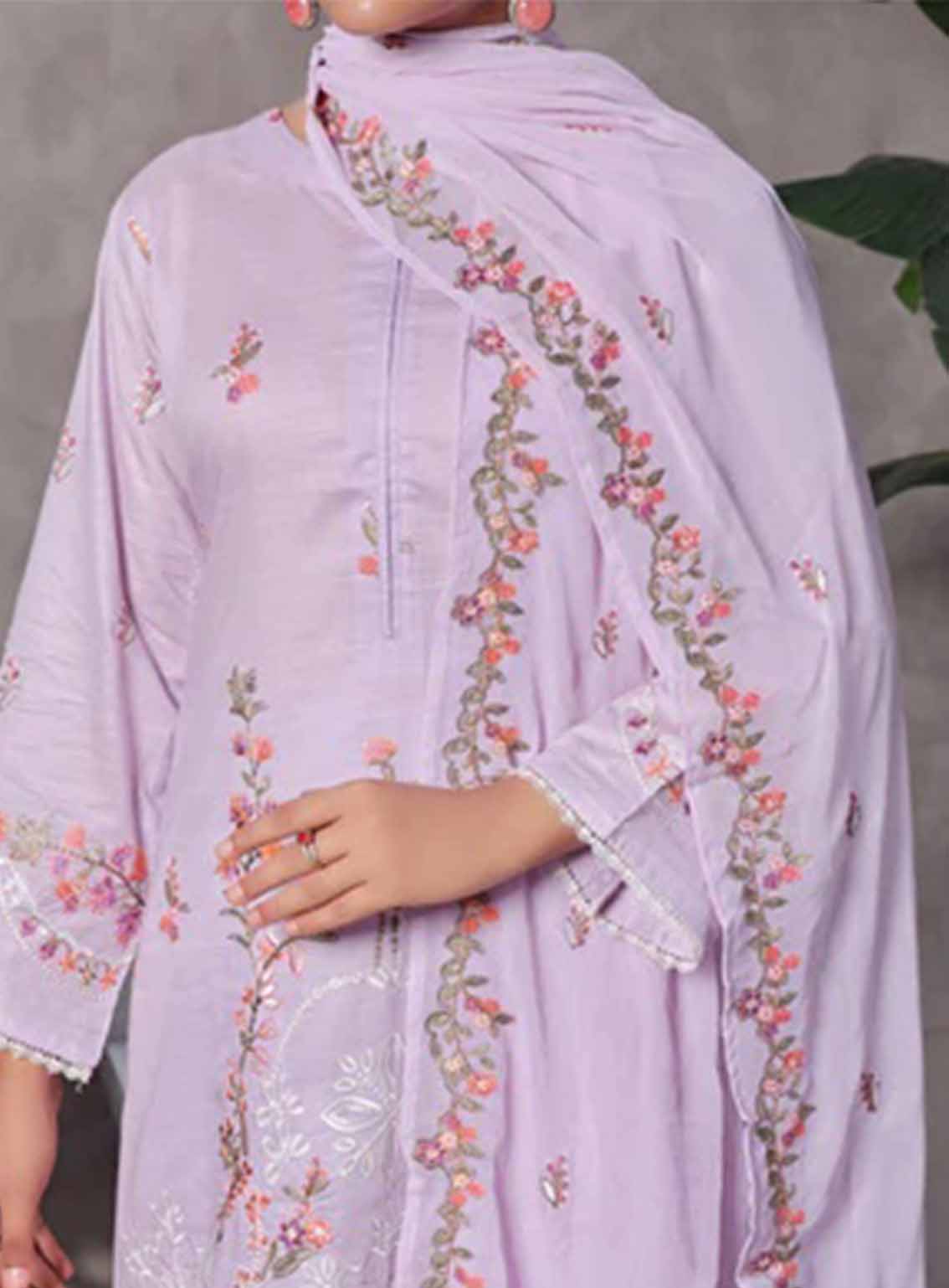 Ishama By Pak Fabrics Embroidered Slub Lawn Unstitched 3 Piece Suit PF25LESL ECD-551 Ishama By Pak Fabrics Embroidered Slub Lawn Unstitched 3 Piece Suit PF25LESL ECD-551