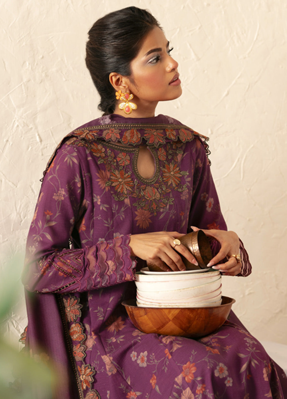 Iznik Embroidered Khaddar 3 Piece Unstitched Suit IZ24PW IPK-01 Iznik Embroidered Khaddar 3 Piece Unstitched Suit IZ24PW IPK-01