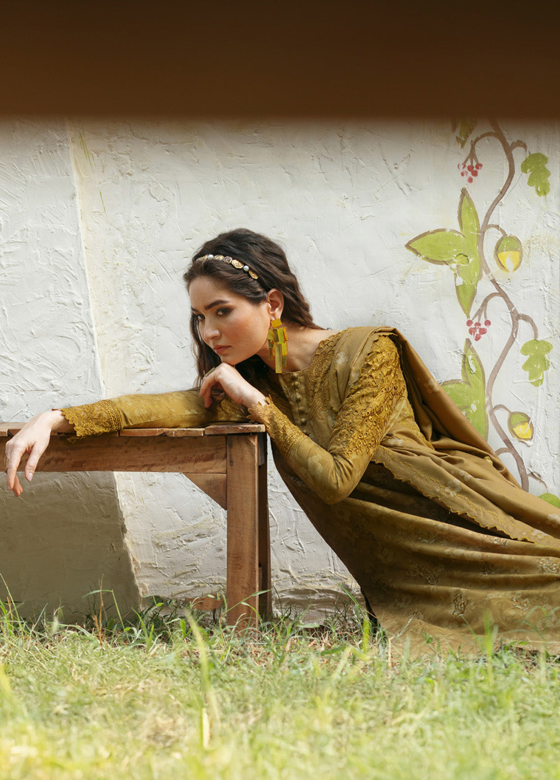 Iznik Embroidered Khaddar 3 Piece Unstitched Suit IZ24PW IPK-02 Iznik Embroidered Khaddar 3 Piece Unstitched Suit IZ24PW IPK-02