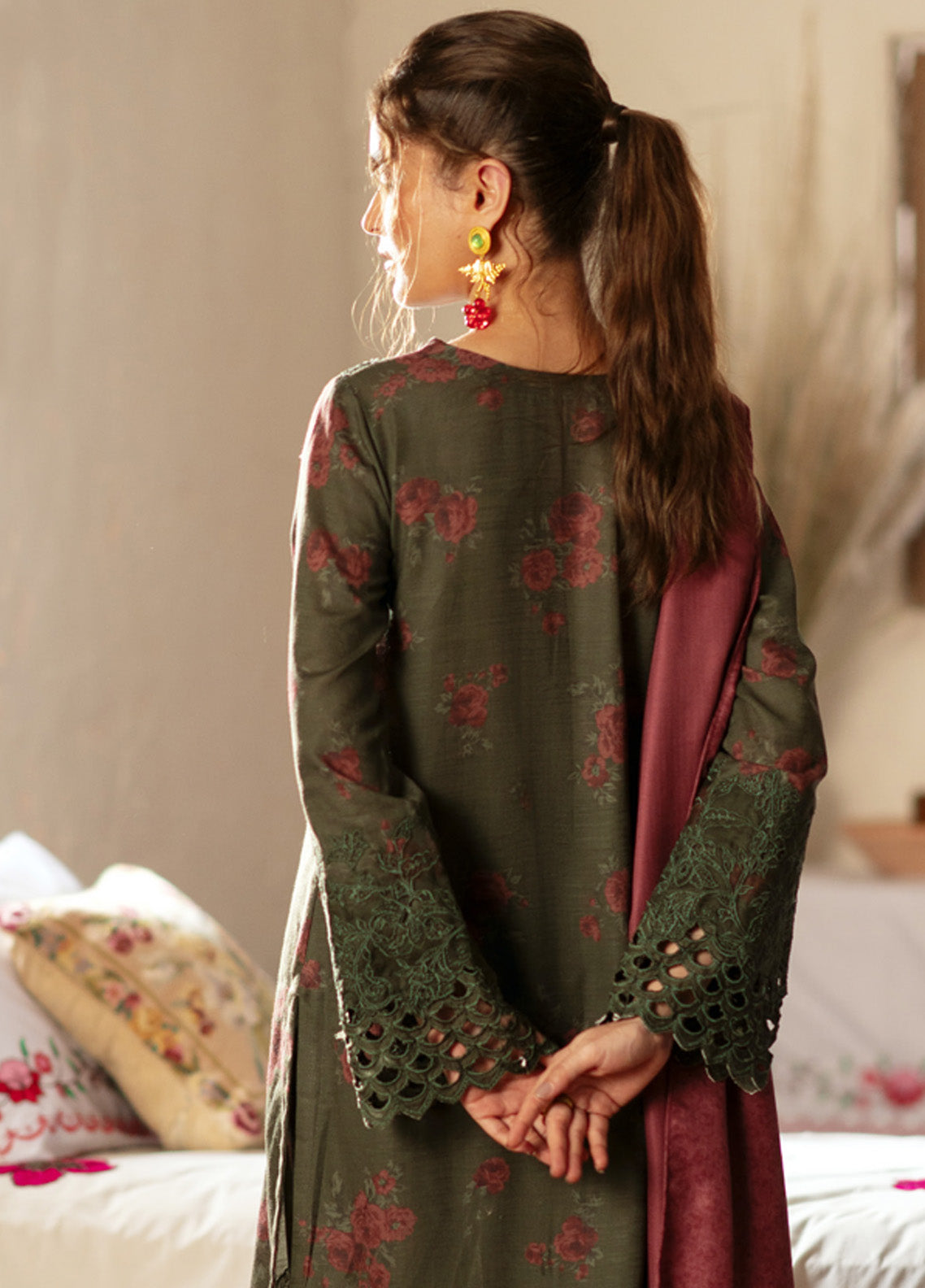 Iznik Embroidered Khaddar 3 Piece Unstitched Suit IZ24PW IPK-05 Iznik Embroidered Khaddar 3 Piece Unstitched Suit IZ24PW IPK-05