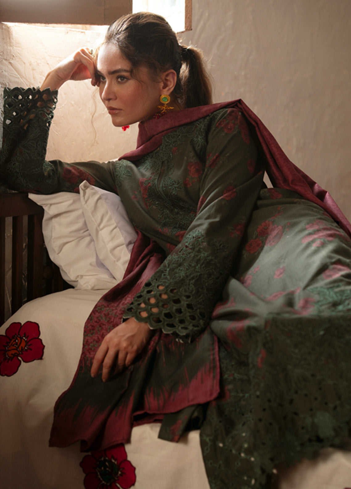 Iznik Embroidered Khaddar 3 Piece Unstitched Suit IZ24PW IPK-05 Iznik Embroidered Khaddar 3 Piece Unstitched Suit IZ24PW IPK-05