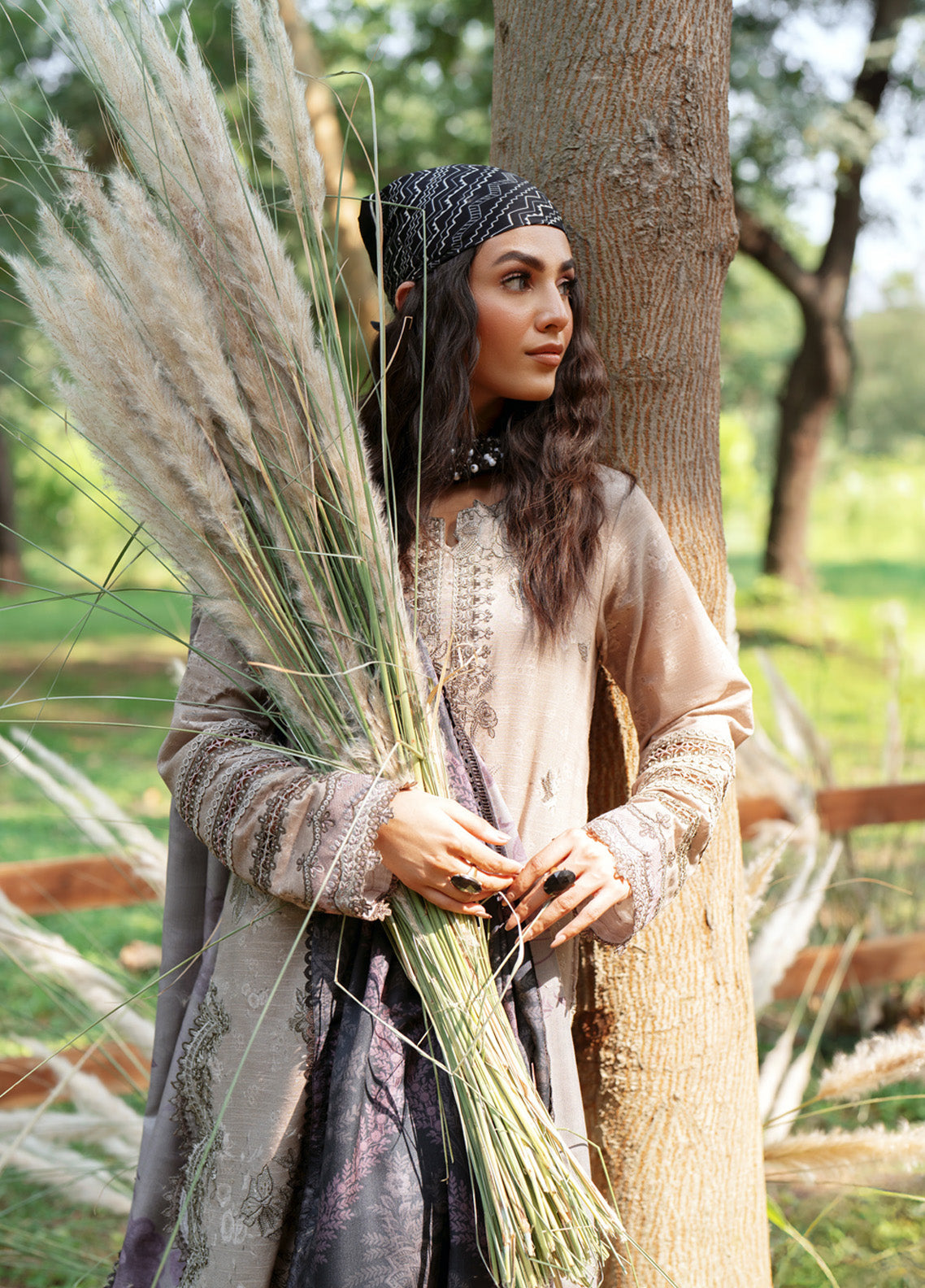 Iznik Embroidered Khaddar 3 Piece Unstitched Suit IZ24PW IPK-06 Iznik Embroidered Khaddar 3 Piece Unstitched Suit IZ24PW IPK-06