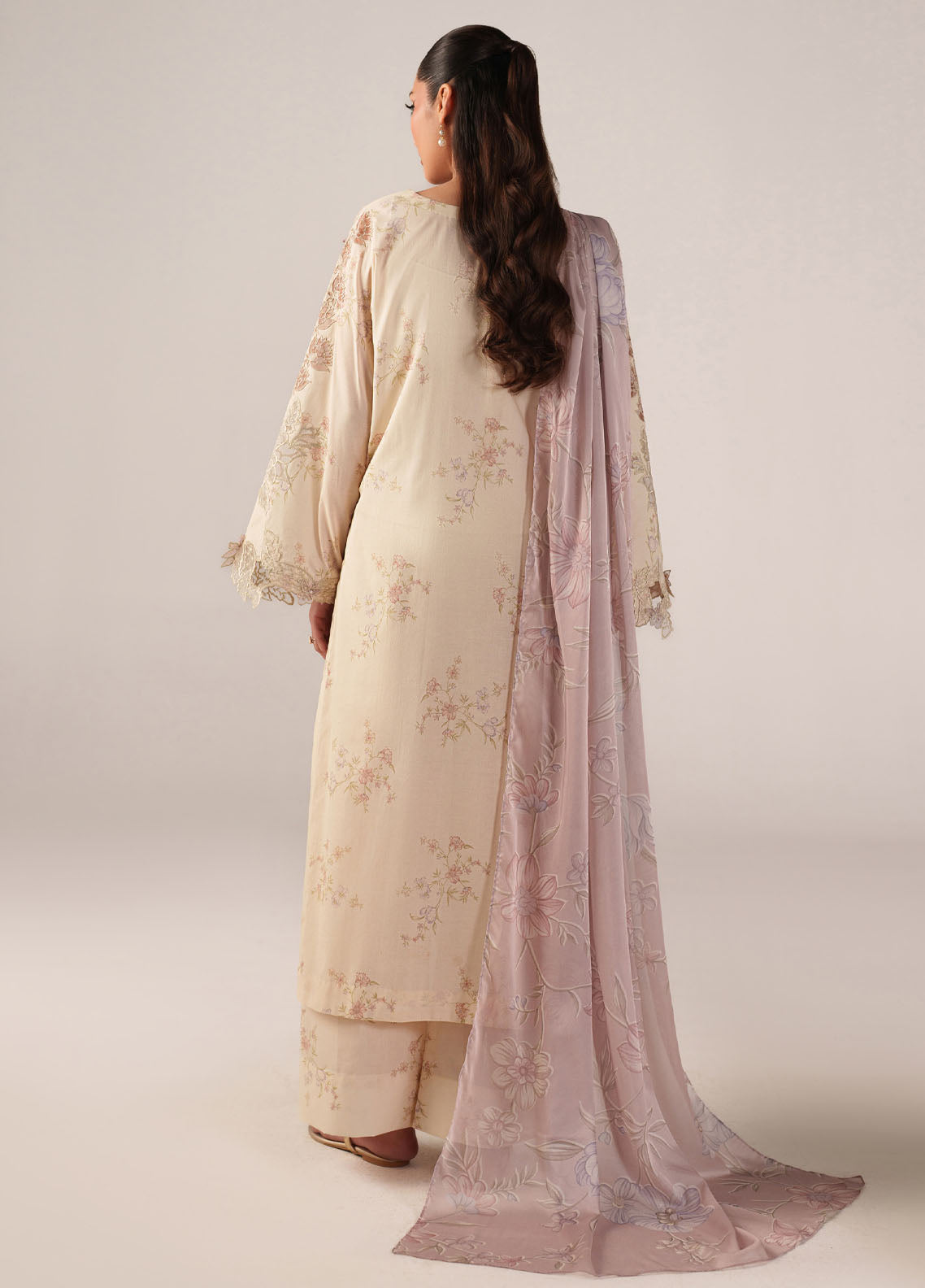 Iznik Embroidered Lawn 3 Piece Unstitched Suit IZ26SS D-SS-06 Iznik Embroidered Lawn 3 Piece Unstitched Suit IZ26SS D-SS-06