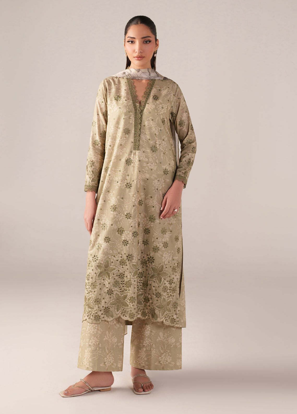 Iznik Embroidered Lawn 3 Piece Unstitched Suit IZ26SS D-SS-07 Iznik Embroidered Lawn 3 Piece Unstitched Suit IZ26SS D-SS-07