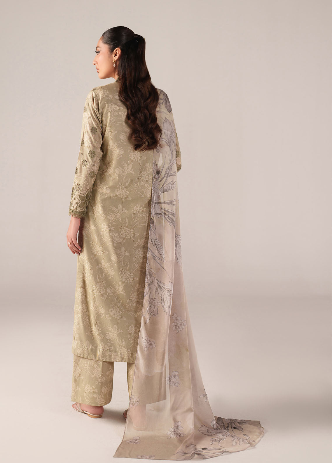 Iznik Embroidered Lawn 3 Piece Unstitched Suit IZ26SS D-SS-07 Iznik Embroidered Lawn 3 Piece Unstitched Suit IZ26SS D-SS-07