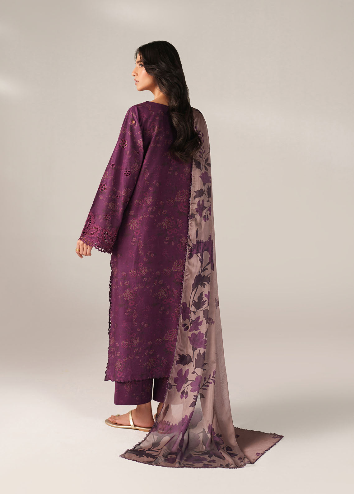 Iznik Embroidered Lawn 3 Piece Unstitched Suit IZ26SS D-SS-08 Iznik Embroidered Lawn 3 Piece Unstitched Suit IZ26SS D-SS-08