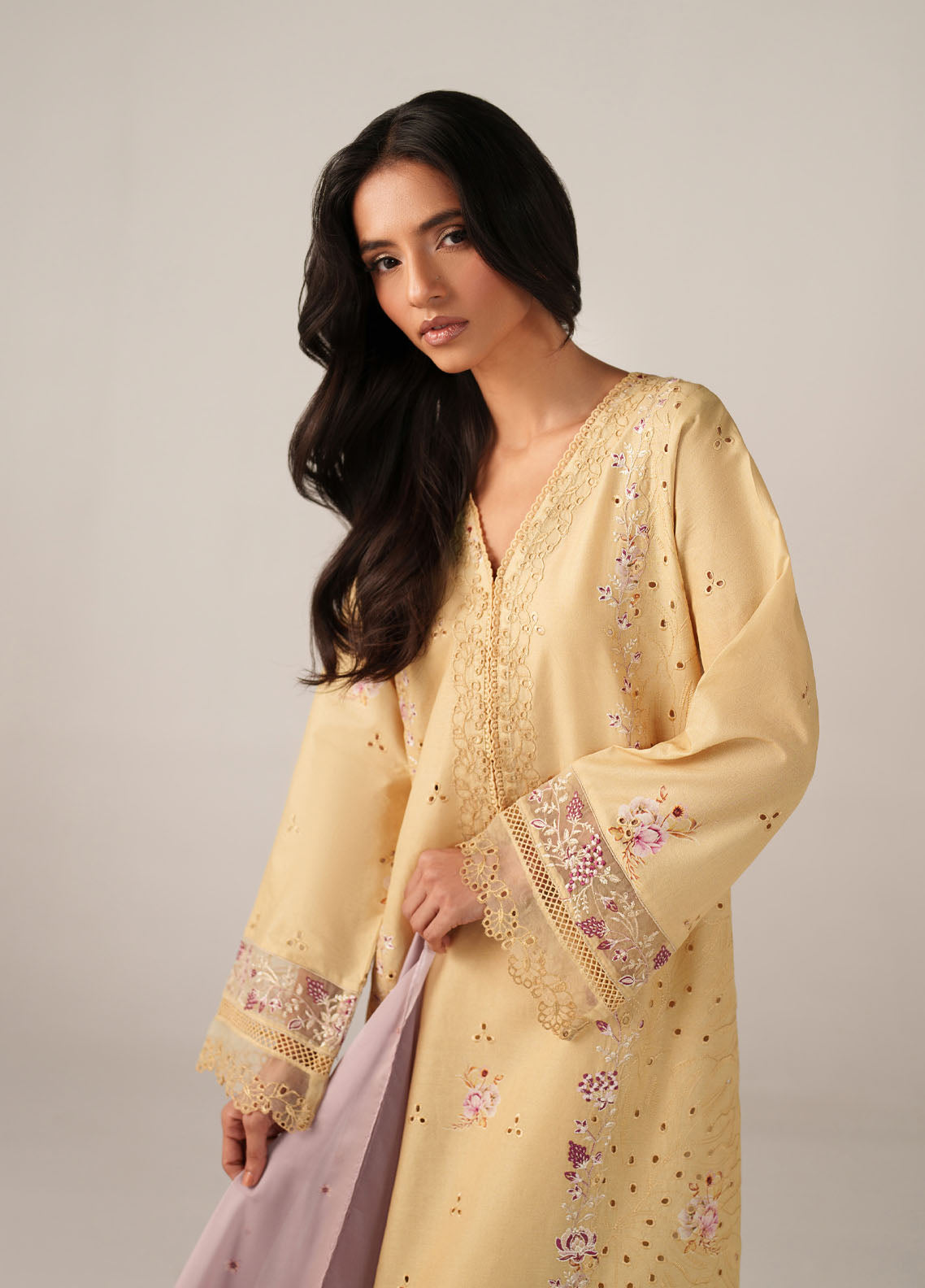 Iznik Embroidered Lawn 3 Piece Unstitched Suit IZ26SS D-SS-11 Iznik Embroidered Lawn 3 Piece Unstitched Suit IZ26SS D-SS-11