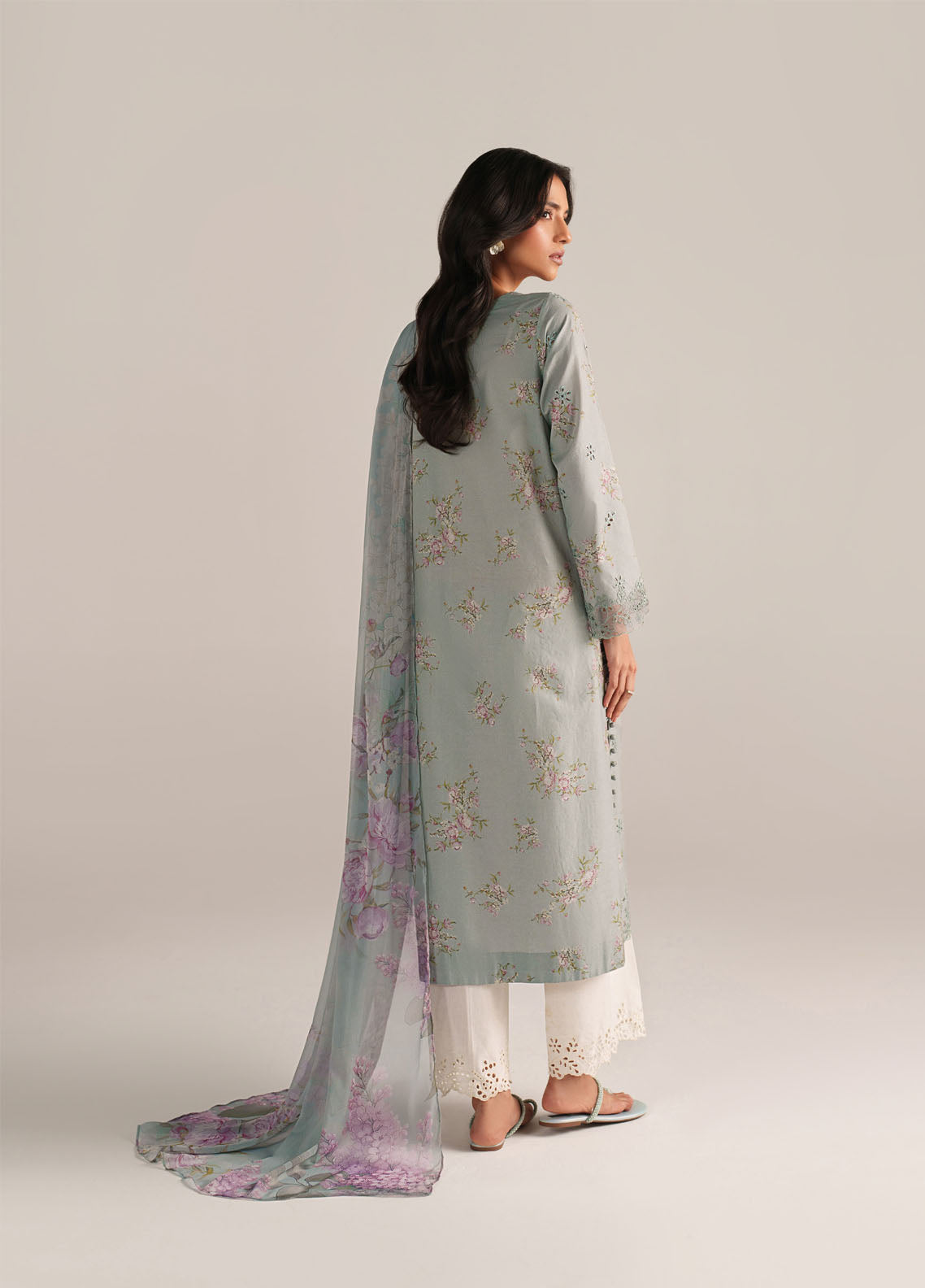 Iznik Embroidered Lawn 3 Piece Unstitched Suit IZ26SS D-SS-12 Iznik Embroidered Lawn 3 Piece Unstitched Suit IZ26SS D-SS-12