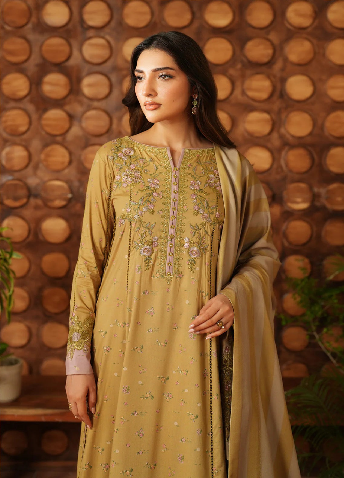 Iznik Embroidered Viscose Linen Suits Unstitched 3 Piece IZ25PF IPF-04 Iznik Embroidered Viscose Linen Suits Unstitched 3 Piece IZ25PF IPF-04