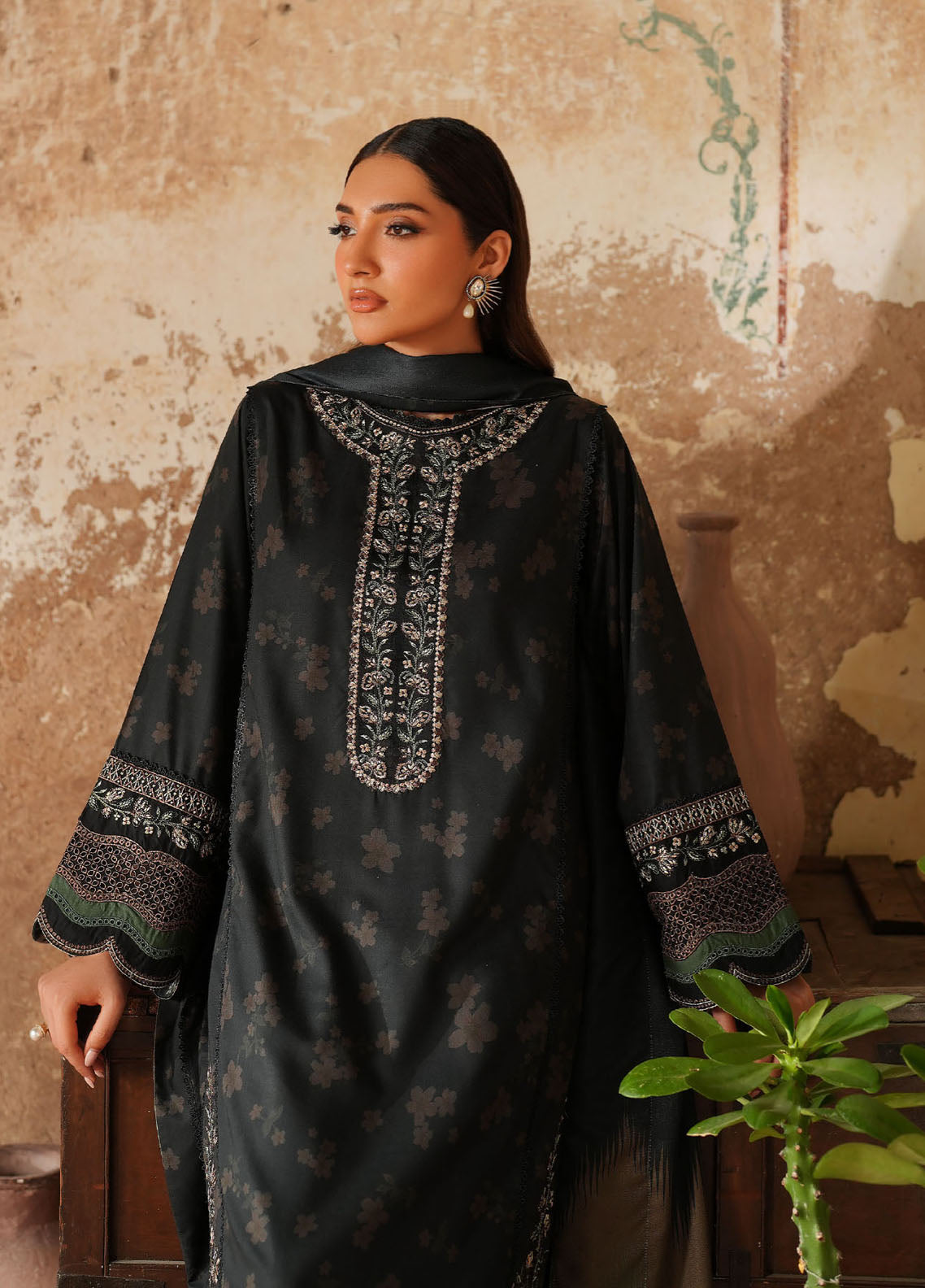 Iznik Embroidered Viscose Linen Suits Unstitched 3 Piece IZ25PF IPF-06 Iznik Embroidered Viscose Linen Suits Unstitched 3 Piece IZ25PF IPF-06
