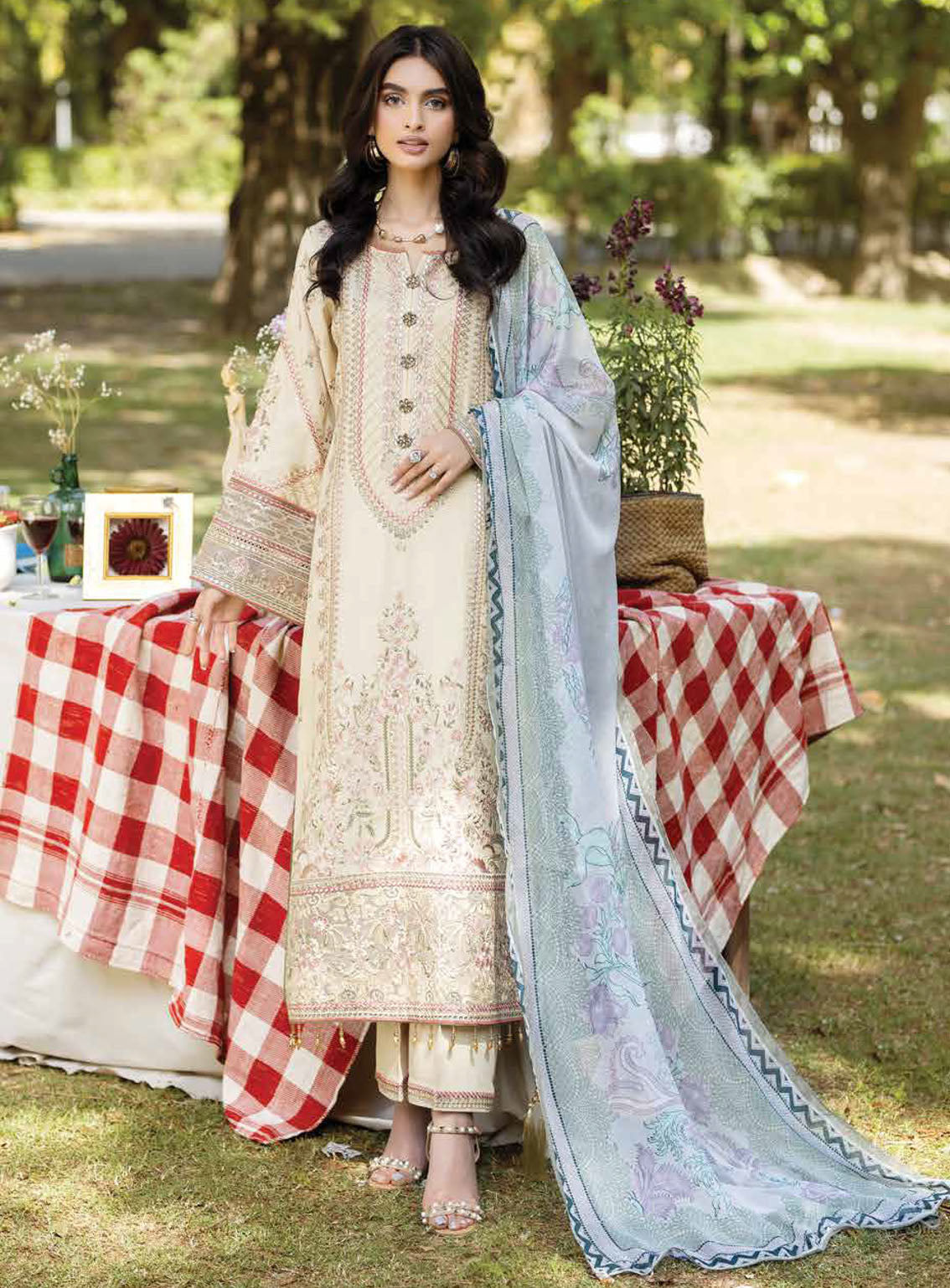 Jaan-E-Adaa By Imrozia Premium Embroidered Lawn 3 Piece Unstitched Suit IMP24J IPL-01 MANAN Jaan-E-Adaa By Imrozia Premium Embroidered Lawn 3 Piece Unstitched Suit IMP24J IPL-01 MANAN