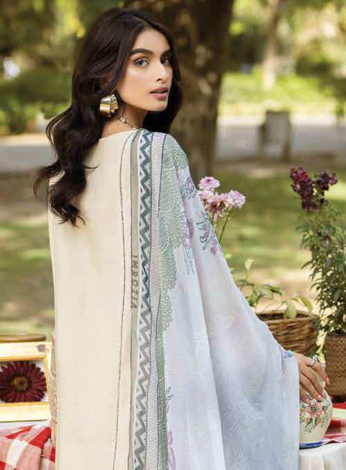 Jaan-E-Adaa By Imrozia Premium Embroidered Lawn 3 Piece Unstitched Suit IMP24J IPL-01 MANAN Jaan-E-Adaa By Imrozia Premium Embroidered Lawn 3 Piece Unstitched Suit IMP24J IPL-01 MANAN