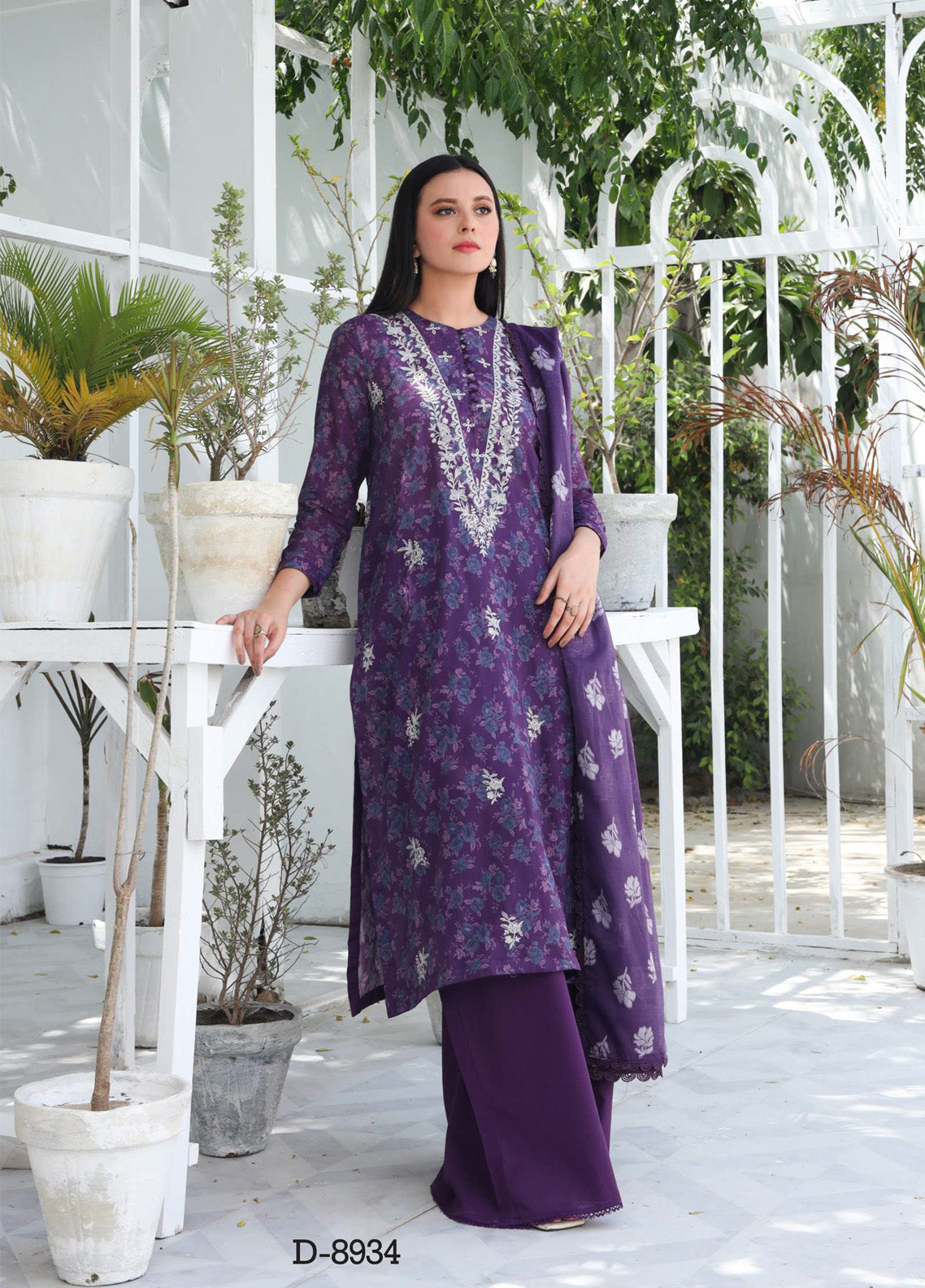 Jacquard Blossom By Rashid Textile Embroidered Lawn 3 Piece Unstitched Suit RT25JB D-8934 Jacquard Blossom By Rashid Textile Embroidered Lawn 3 Piece Unstitched Suit RT25JB D-8934