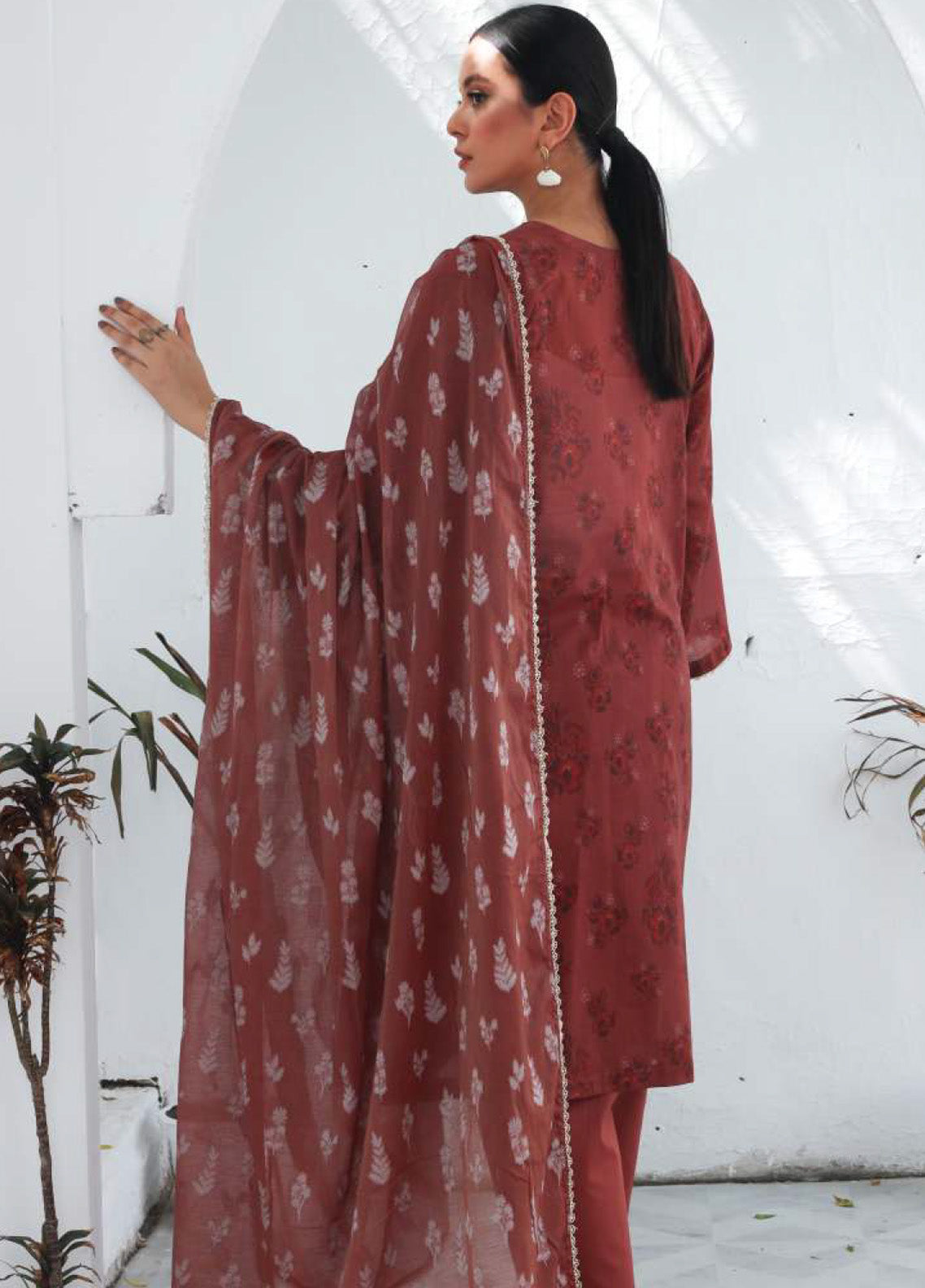 Jacquard Blossom By Rashid Textile Embroidered Lawn 3 Piece Unstitched Suit RT25JB D-8936 Jacquard Blossom By Rashid Textile Embroidered Lawn 3 Piece Unstitched Suit RT25JB D-8936