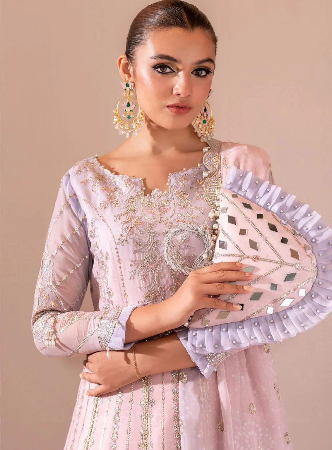Jhalak By Alizeh Embroidered Chiffon 3 Piece Unstitched Suit AF24JV5 D#05 PARINAAZ Jhalak By Alizeh Embroidered Chiffon 3 Piece Unstitched Suit AF24JV5 D#05 PARINAAZ