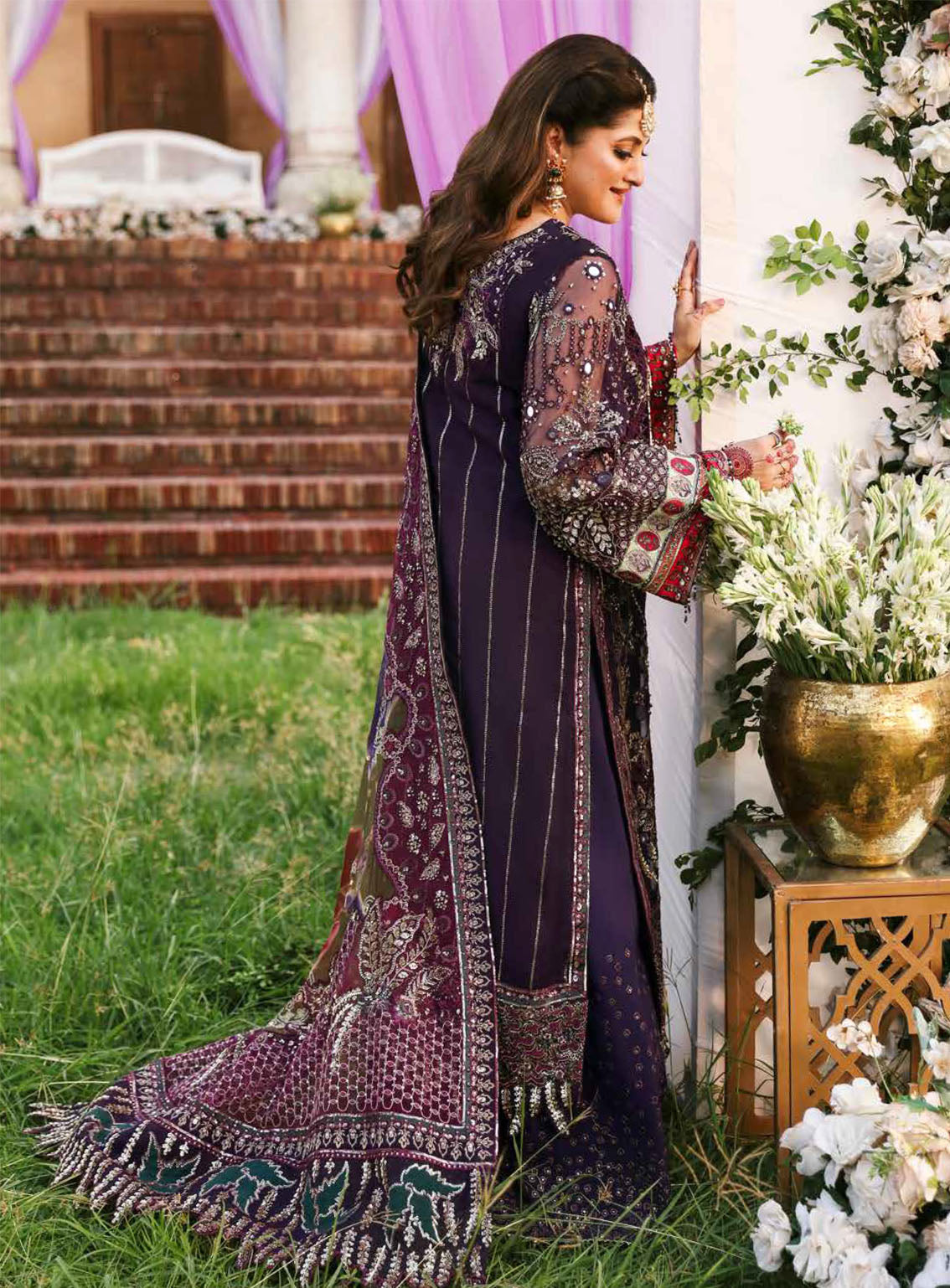 Jhoomro By Nureh Luxury Formals Embroidered Organza 4 Piece Unstitched Suit NU24J NL-70 JAHAN Jhoomro By Nureh Luxury Formals Embroidered Organza 4 Piece Unstitched Suit NU24J NL-70 JAHAN