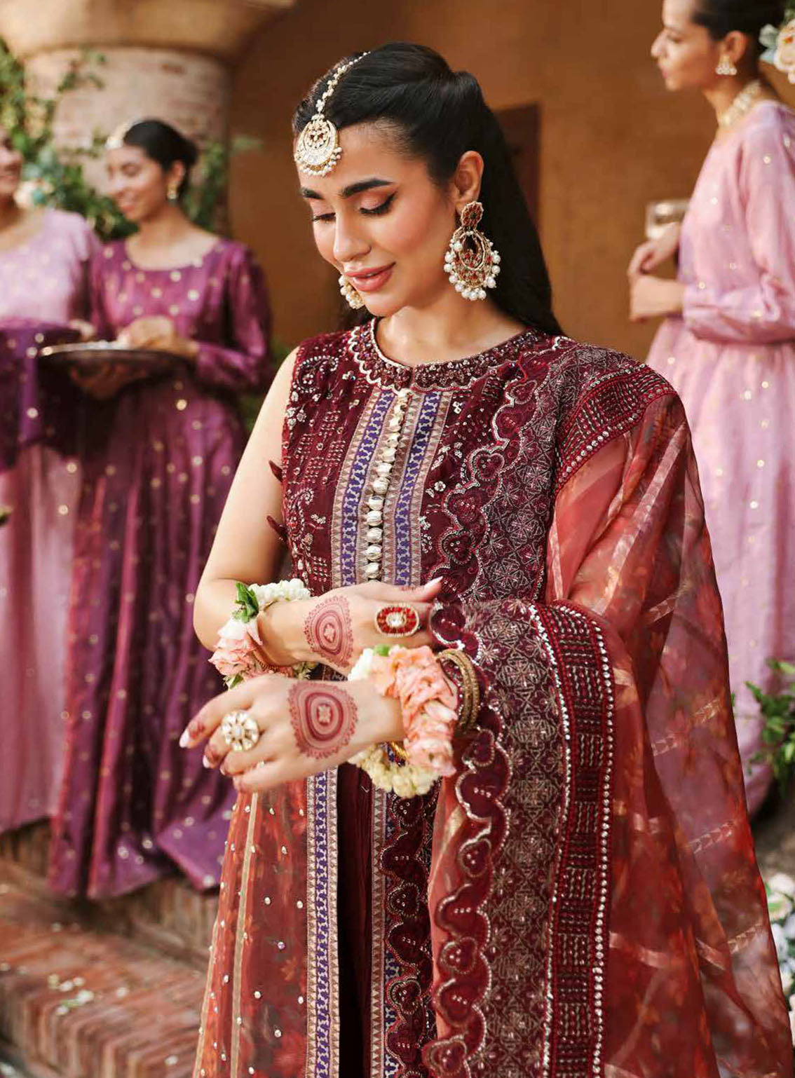 Jhoomro By Nureh Luxury Formals Embroidered Organza 4 Piece Unstitched Suit NU24J NL-71 GEHNA Jhoomro By Nureh Luxury Formals Embroidered Organza 4 Piece Unstitched Suit NU24J NL-71 GEHNA