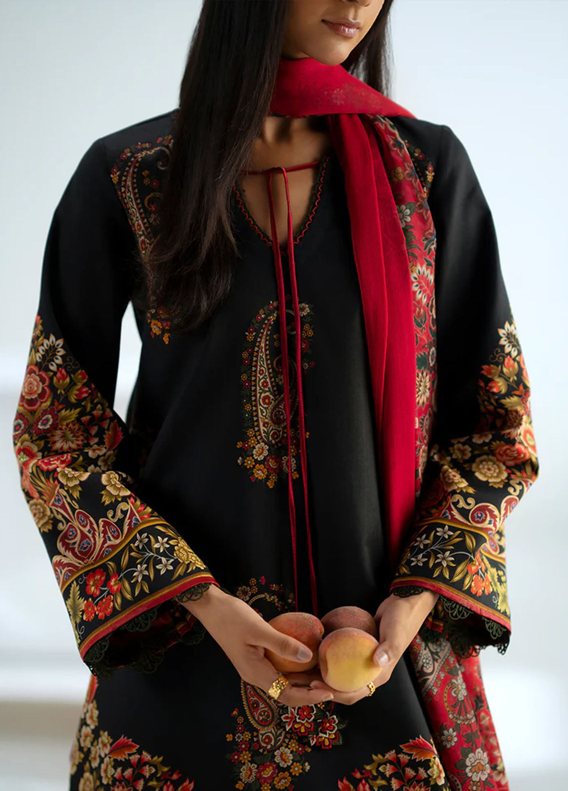 Joolie Prints By Saira Rizwan  Printed Cambric 3 Piece Unstitched Suit SR25JP D-01 DRAMA QUEEN Joolie Prints By Saira Rizwan  Printed Cambric 3 Piece Unstitched Suit SR25JP D-01 DRAMA QUEEN