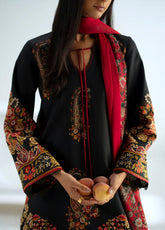 Joolie Prints By Saira Rizwan  Printed Cambric 3 Piece Unstitched Suit SR25JP D-01 DRAMA QUEEN