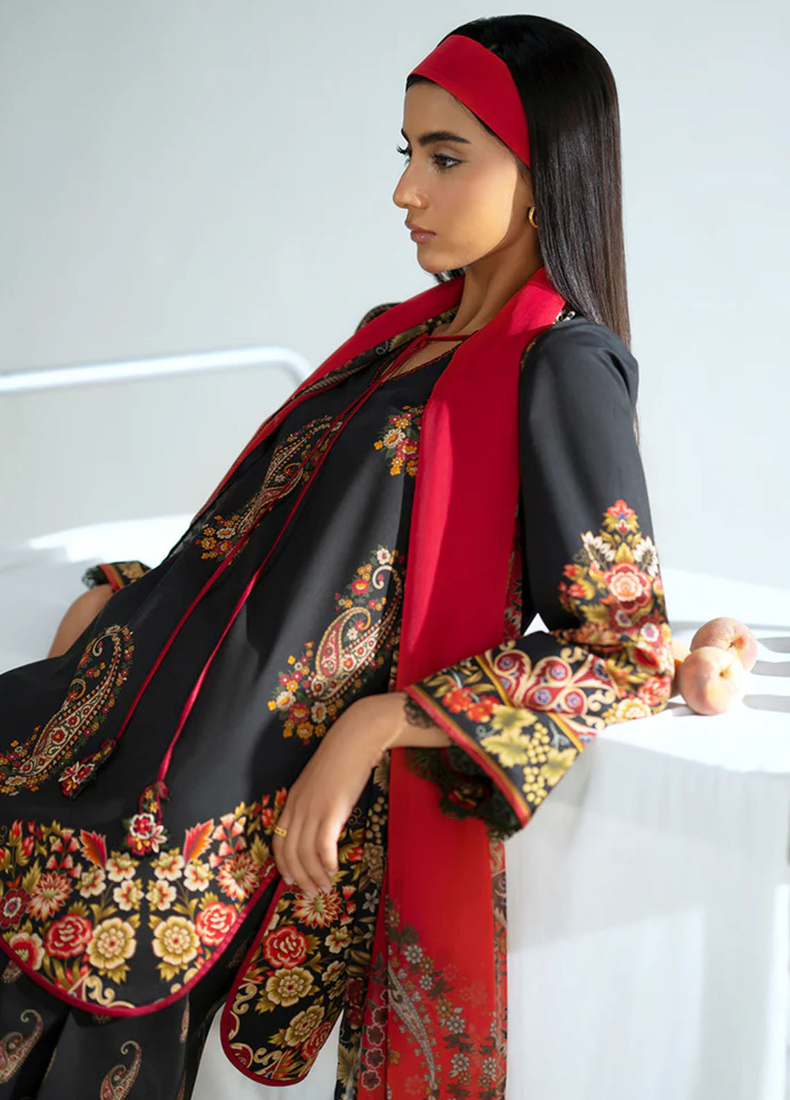 Joolie Prints By Saira Rizwan  Printed Cambric 3 Piece Unstitched Suit SR25JP D-01 DRAMA QUEEN Joolie Prints By Saira Rizwan  Printed Cambric 3 Piece Unstitched Suit SR25JP D-01 DRAMA QUEEN