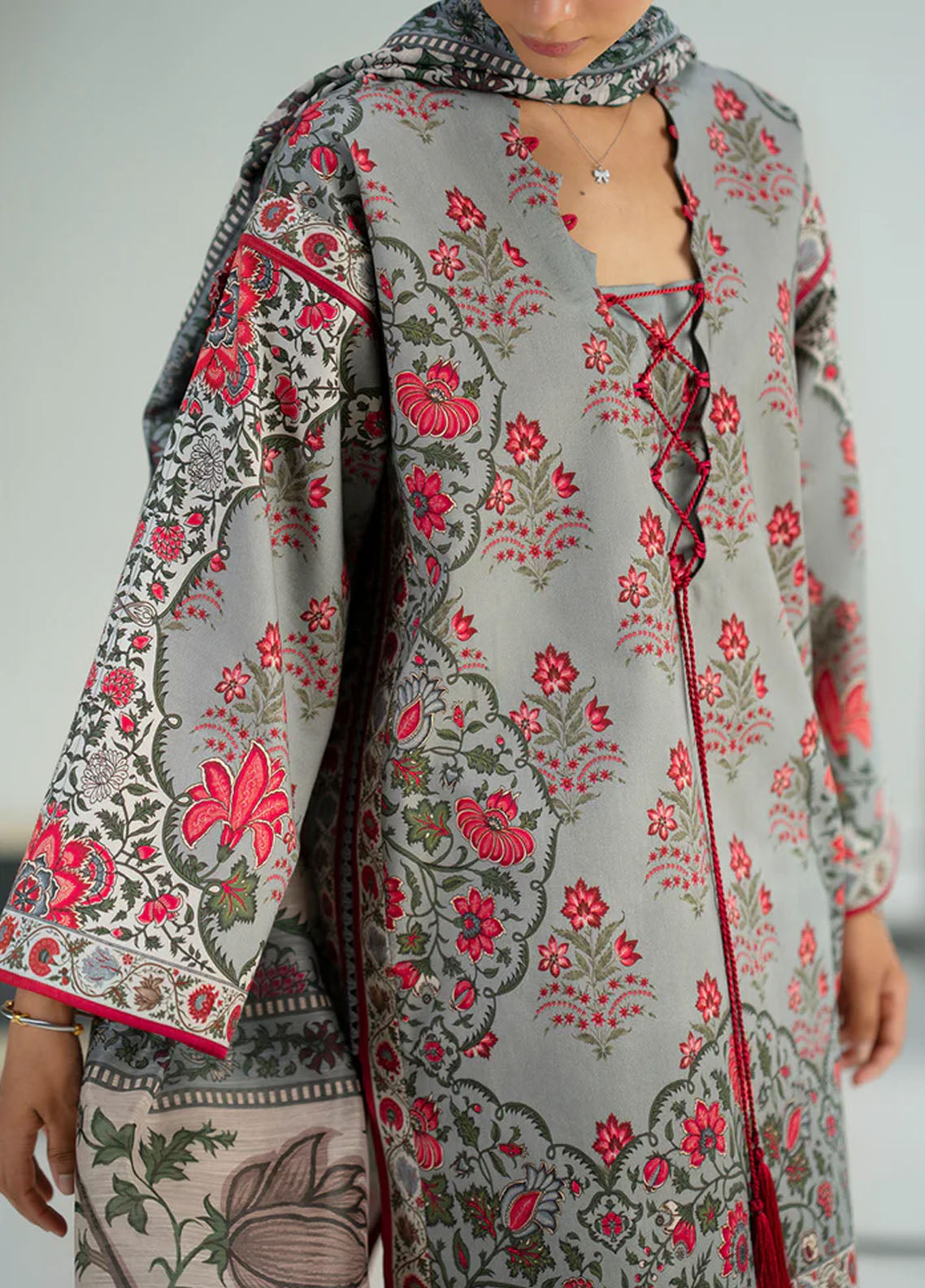 Joolie Prints By Saira Rizwan  Printed Cambric 3 Piece Unstitched Suit SR25JP D-03 SILVER LINING Joolie Prints By Saira Rizwan  Printed Cambric 3 Piece Unstitched Suit SR25JP D-03 SILVER LINING