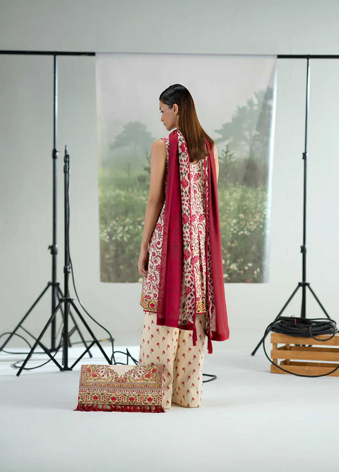 Joolie Prints By Saira Rizwan  Printed Cambric 3 Piece Unstitched Suit SR25JP D-08 SUNDAY STROLL Joolie Prints By Saira Rizwan  Printed Cambric 3 Piece Unstitched Suit SR25JP D-08 SUNDAY STROLL