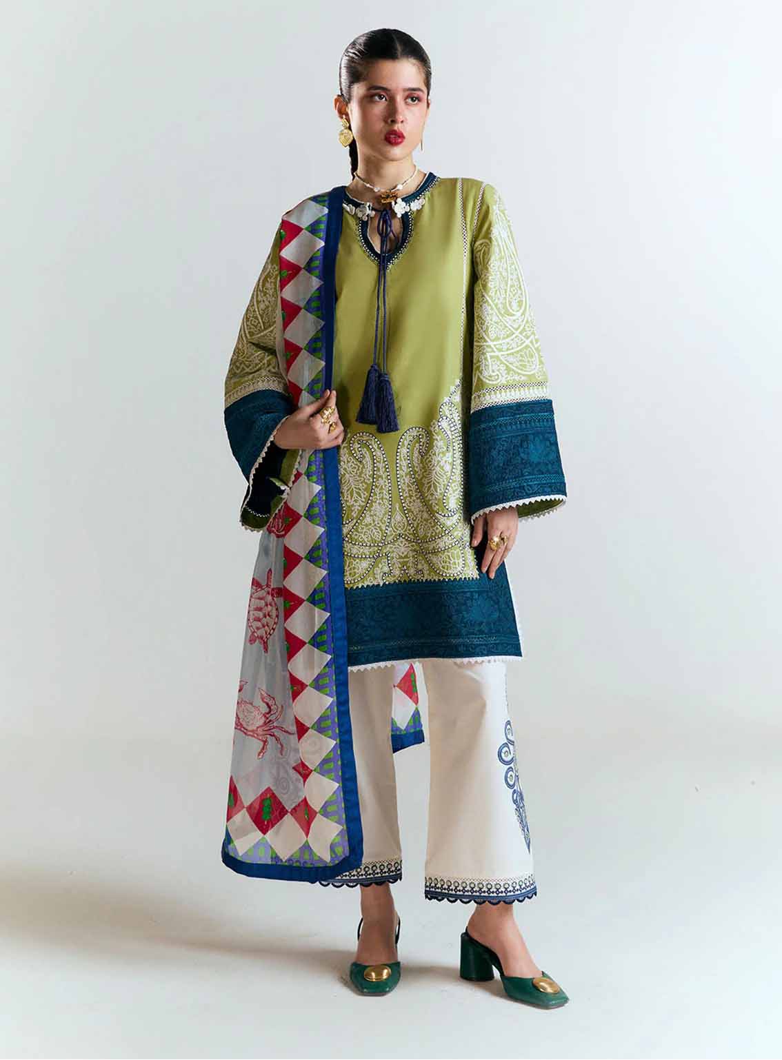 Jugnu Embroidered Lawn 3 Piece Unstitched Suit JL25E2 D-BIA Jugnu Embroidered Lawn 3 Piece Unstitched Suit JL25E2 D-BIA