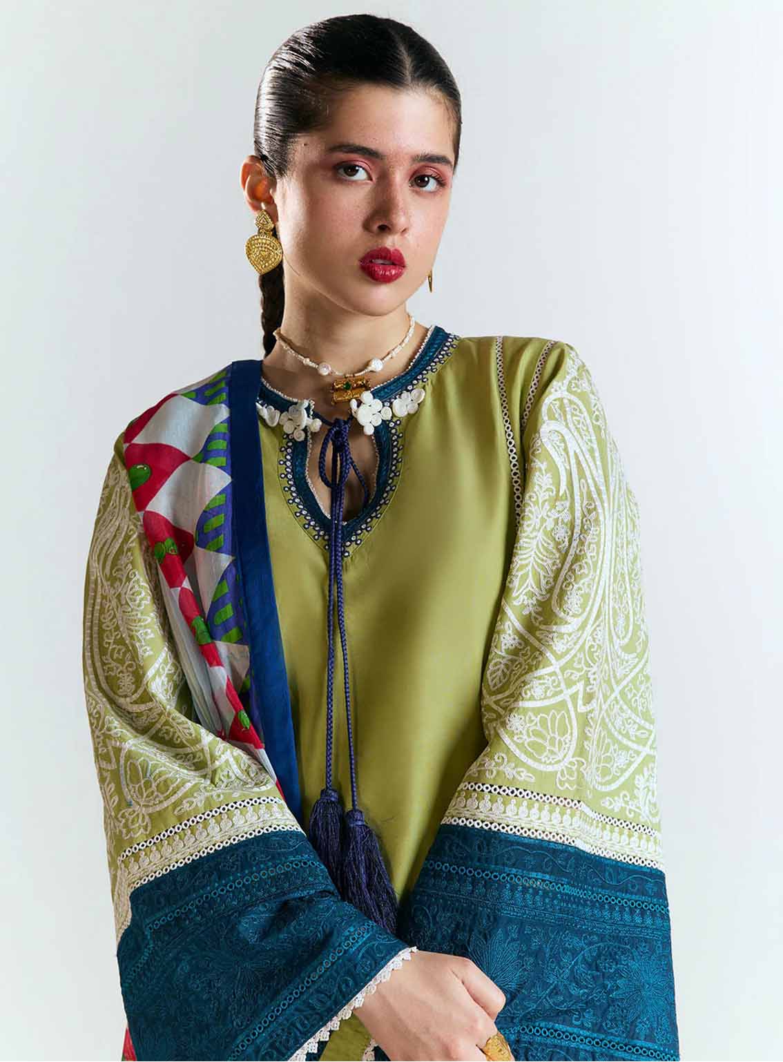 Jugnu Embroidered Lawn 3 Piece Unstitched Suit JL25E2 D-BIA Jugnu Embroidered Lawn 3 Piece Unstitched Suit JL25E2 D-BIA