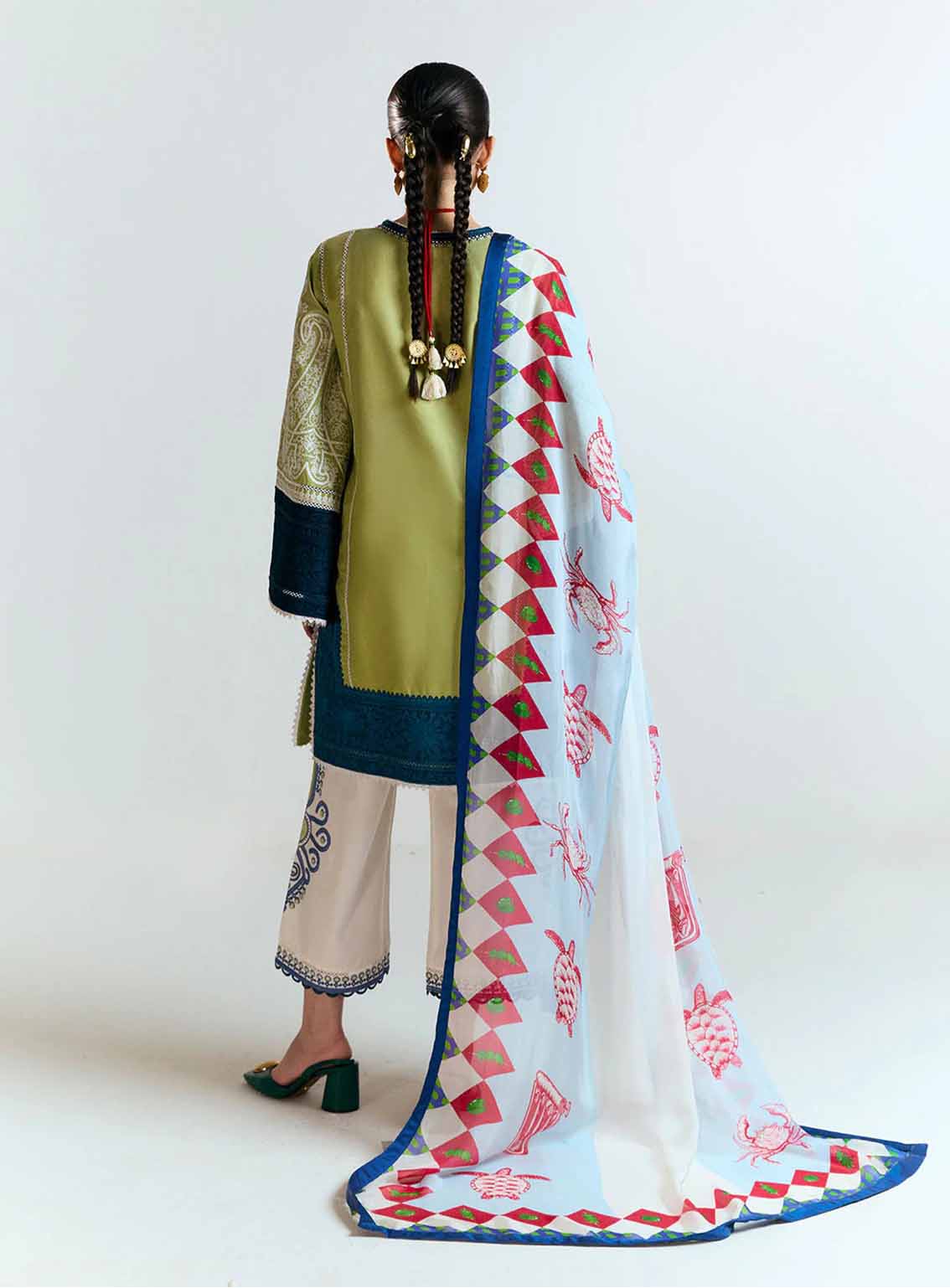 Jugnu Embroidered Lawn 3 Piece Unstitched Suit JL25E2 D-BIA Jugnu Embroidered Lawn 3 Piece Unstitched Suit JL25E2 D-BIA