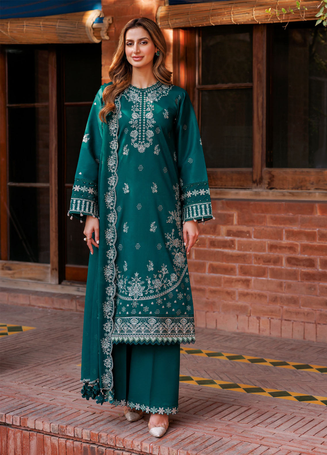 Kaavish By Farasha Eid Festive Embroidered Lawn 3 Piece Unstitched Suit FSH24KEFL D-08 TEAL GARLAND Kaavish By Farasha Eid Festive Embroidered Lawn 3 Piece Unstitched Suit FSH24KEFL D-08 TEAL GARLAND